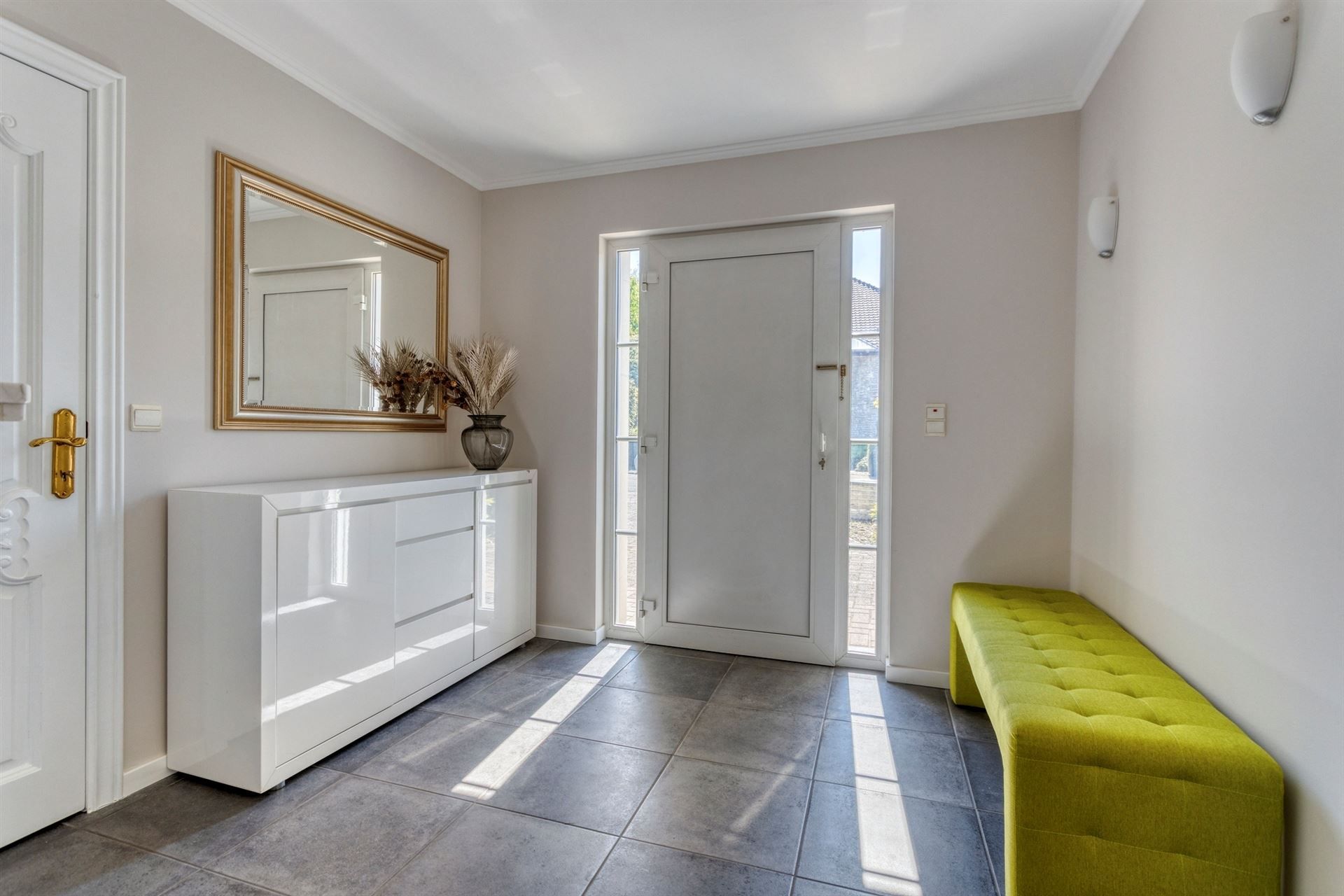 Prachtig gerenoveerde villa op mooi perceel foto 4