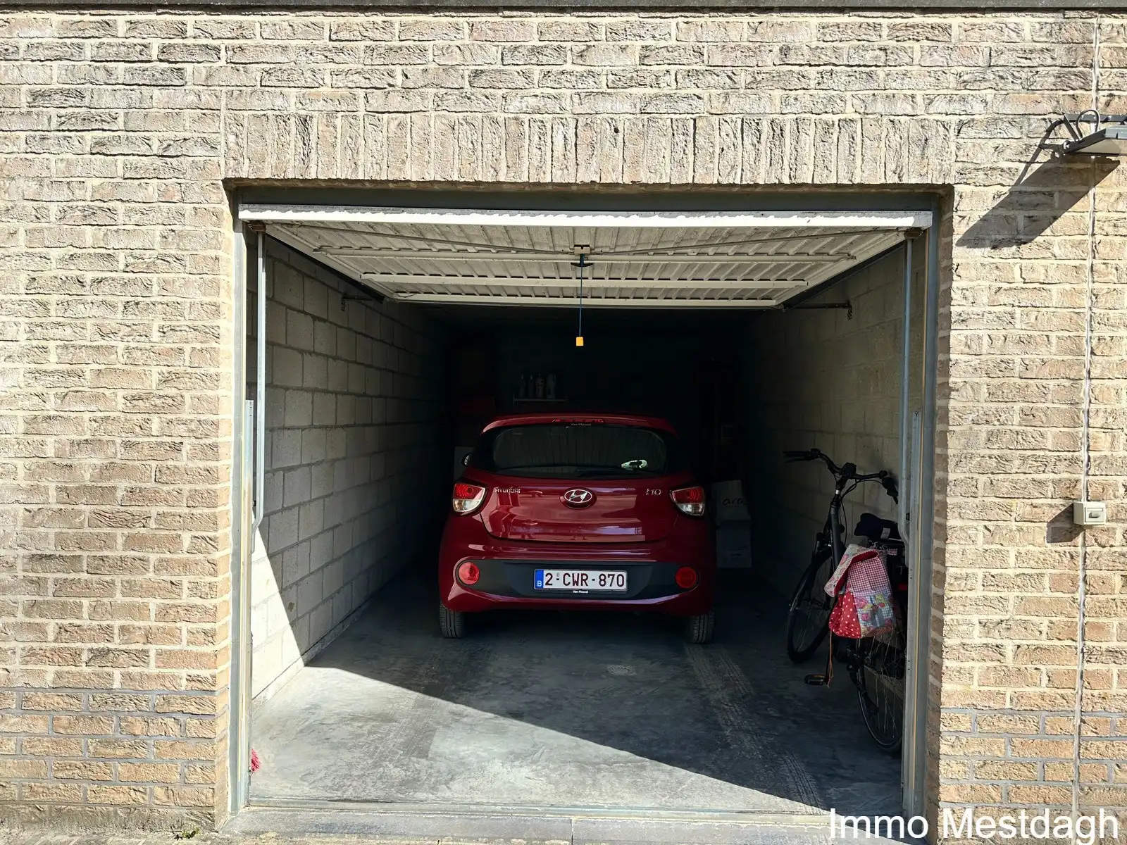 Ruim Appartement met Garage, 2 slaapkamers en terras foto 32