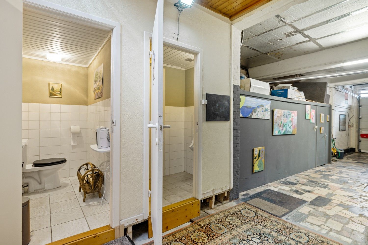 Magazijn met woonst en een 1 slaapkamer appartement te Deurne! foto 4