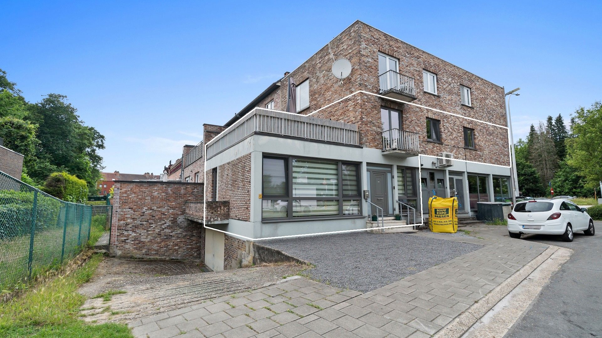 Instapklaar 3-slpkr appartement met ruim terras en zeer gunstige EPC-score foto {{pictureIndex}}