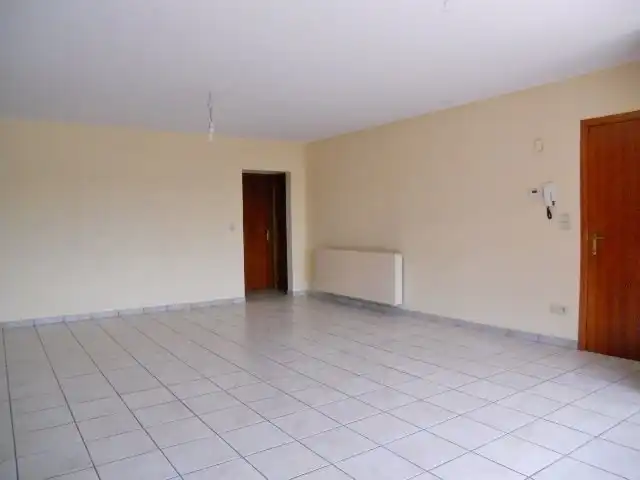 APPARTEMENT TE HUUR MET 1/2 SLPK IN VOLLE CENTRUM DIEST foto 2