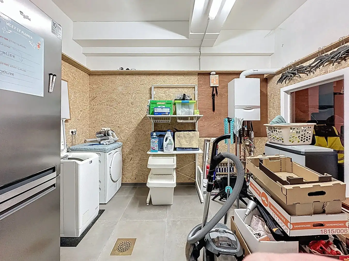 Volledig gerenoveerd en zeer ruim appartement met garage. foto 6