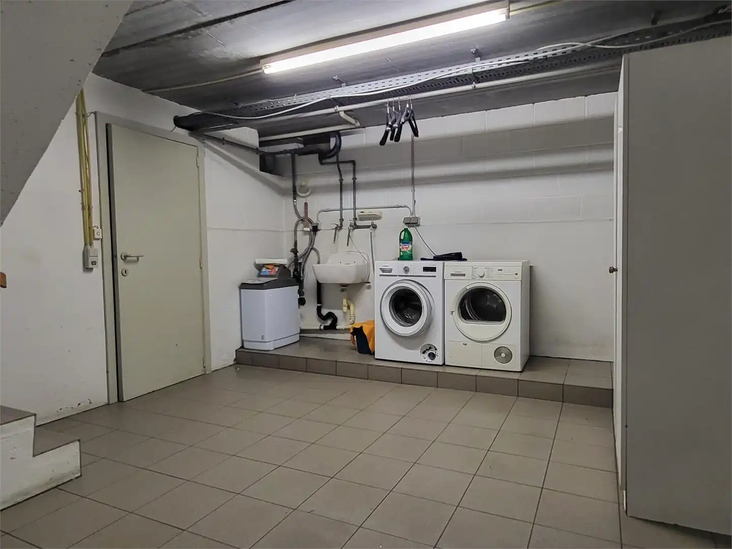 Exclusieve villa in pittoresk Roborst met vrij uitzicht op een bosgebied, zwembad en 4 garages. foto 41