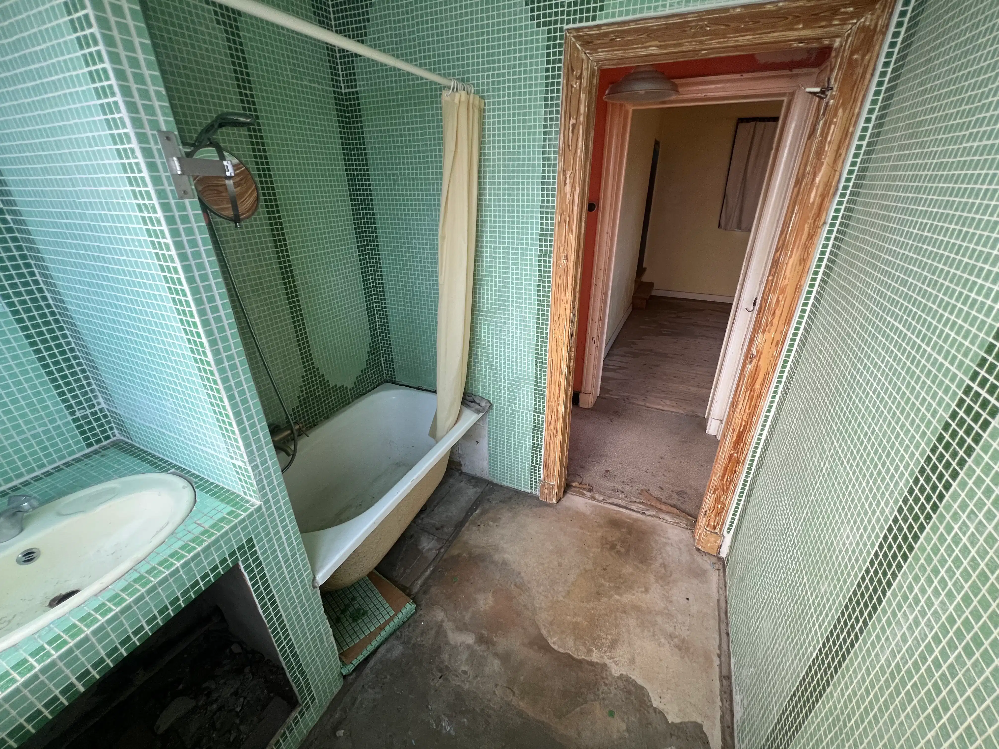 Halfopen bebouwing met zonnige tuin foto 16