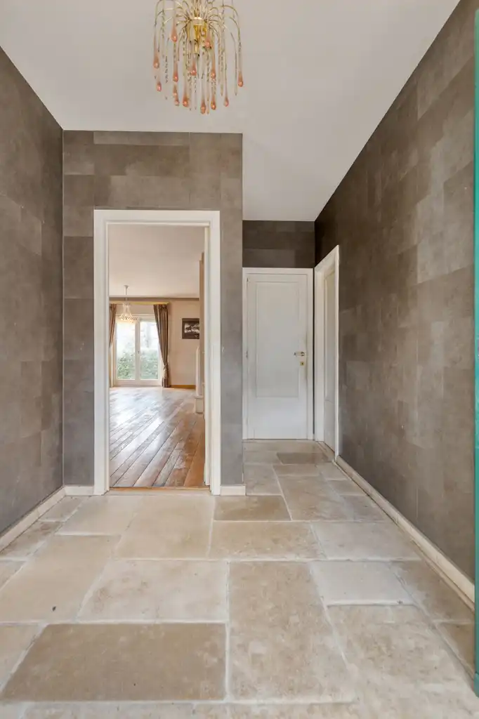 Bungalow van 176 m² met garage en tuin foto 5