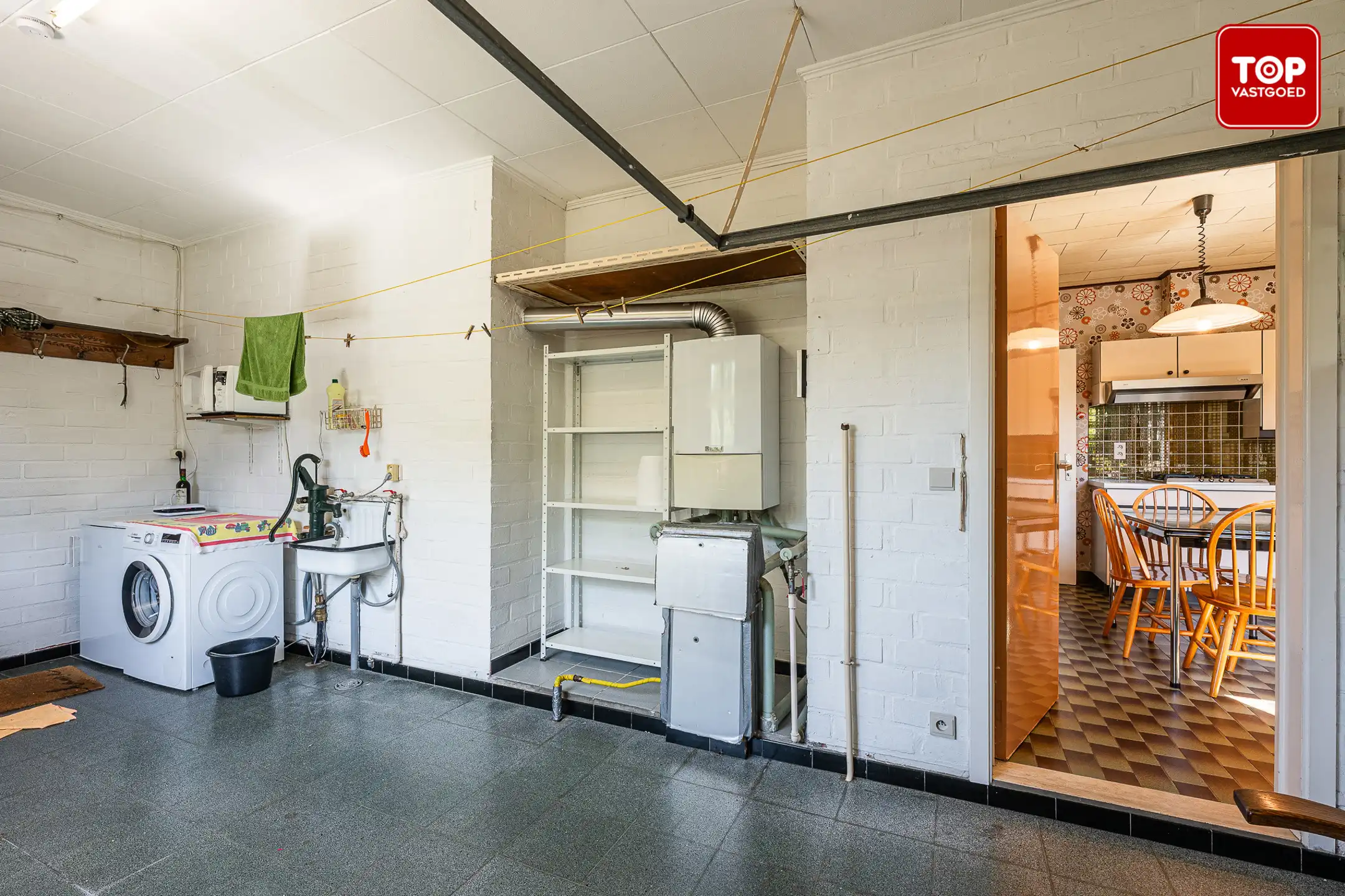 Op te frissen bungalow met 3 ruime slaapkamers en een zonnige tuin van circa 500 m² foto 18