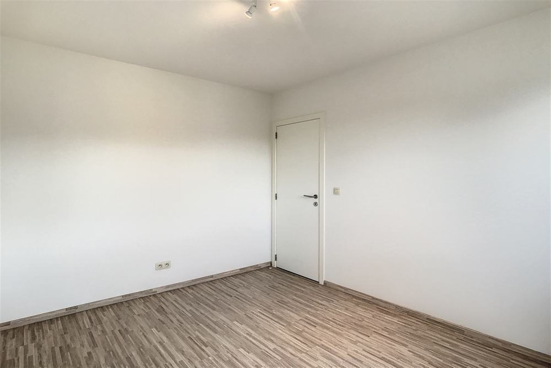 Moderne Halfopen Bebouwing met 5 Slaapkamers  foto 23