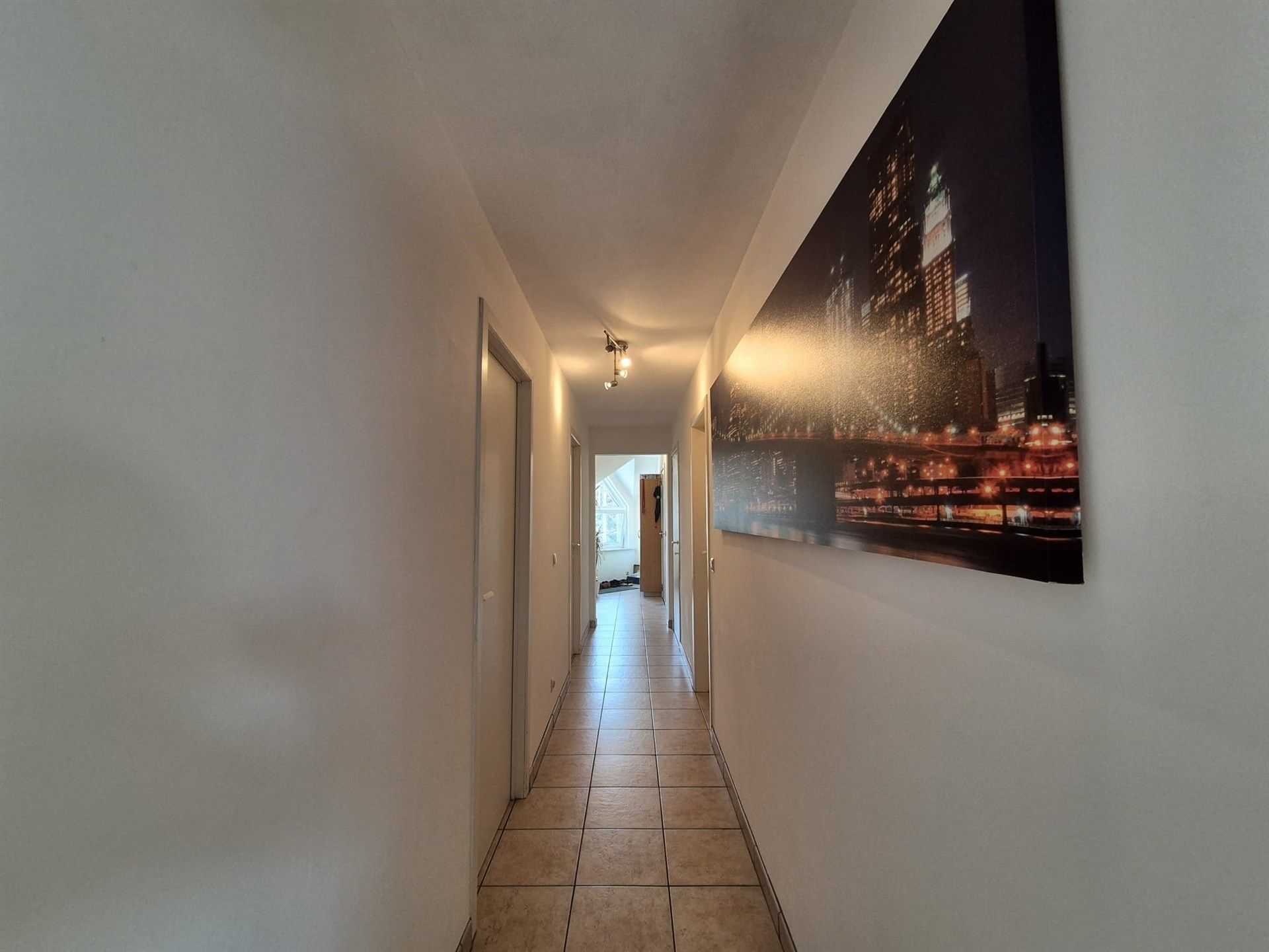 Gunstig gelegen 2 slaapkamer appartement op de tweede verdieping. foto 9