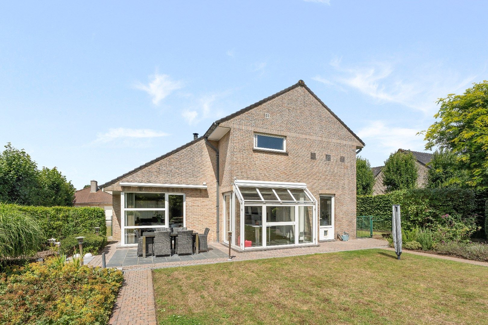 Unieke, uitstekend onderhouden villa in het hart van Ieper – rust, ruimte en comfort foto 10