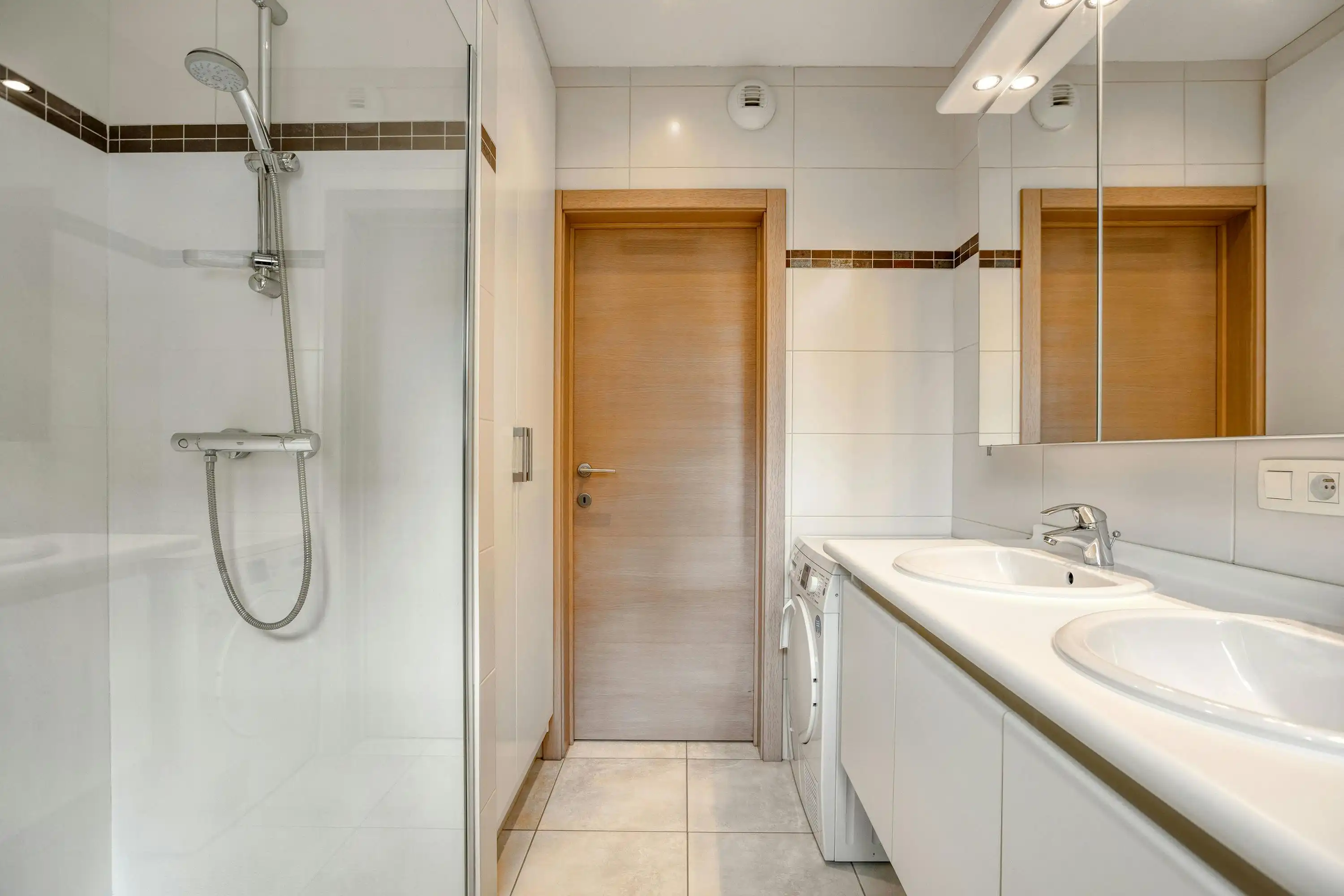 Gelijkvloers appartement (110m²) met tuin op topligging! foto 15