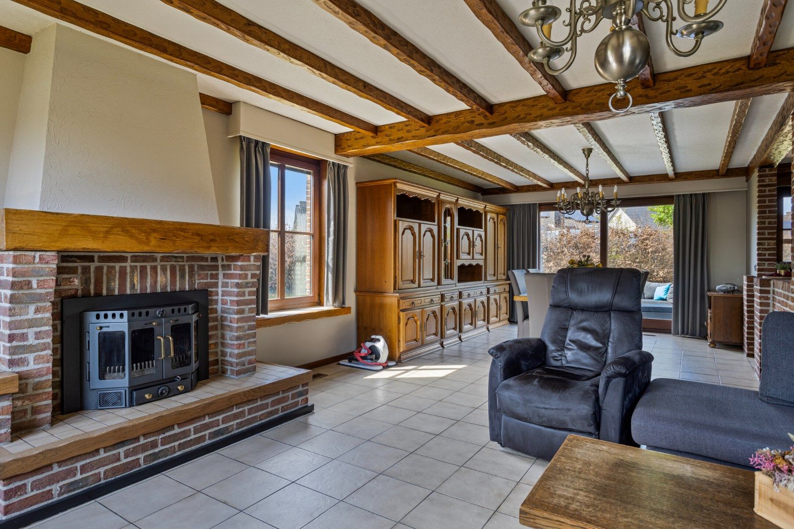 Onderkelderde woning met 4 slpks op 862 m² in een doodlopende straat te OLV Olen ! foto 6