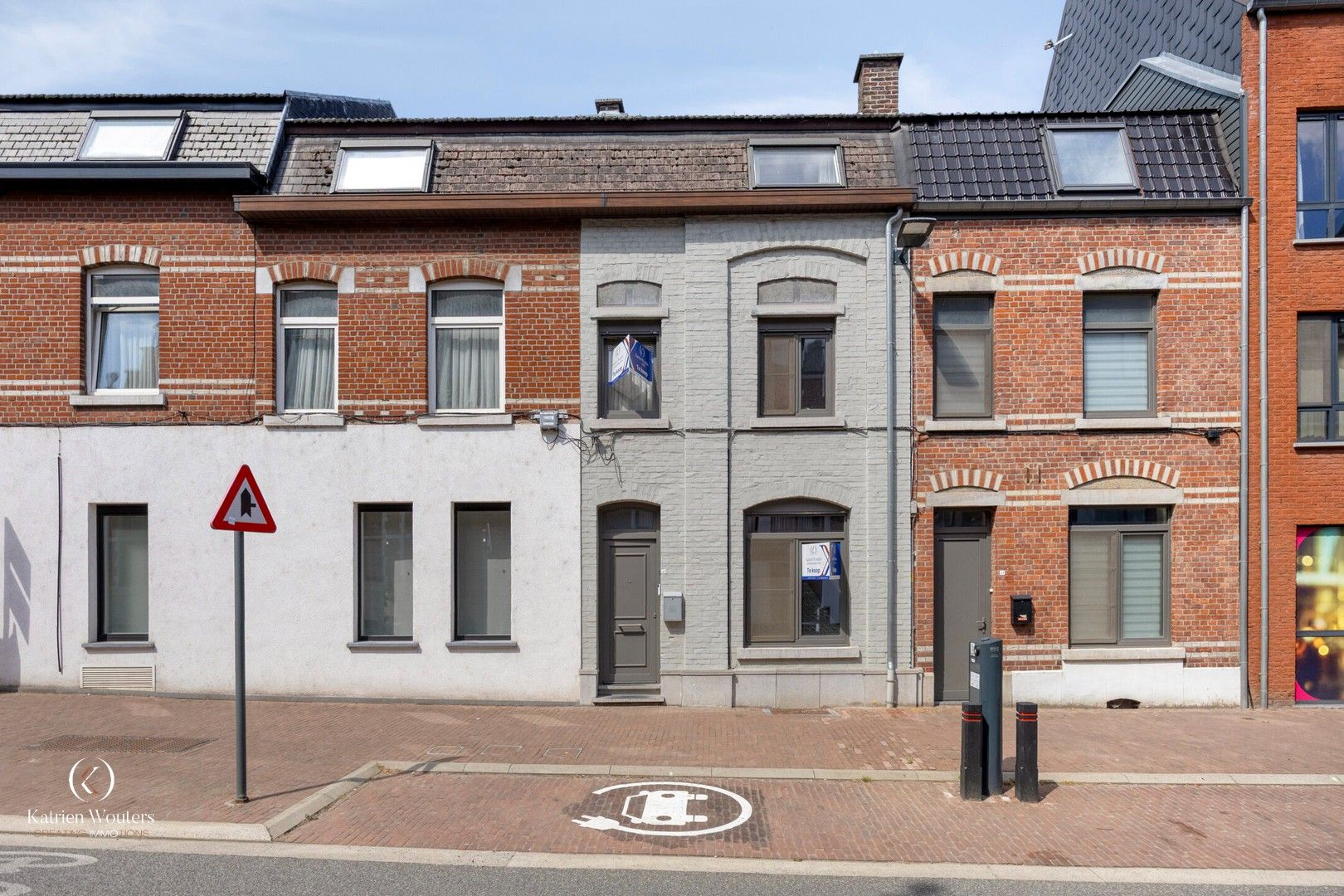 Eengezinswoning met terras foto {{pictureIndex}}