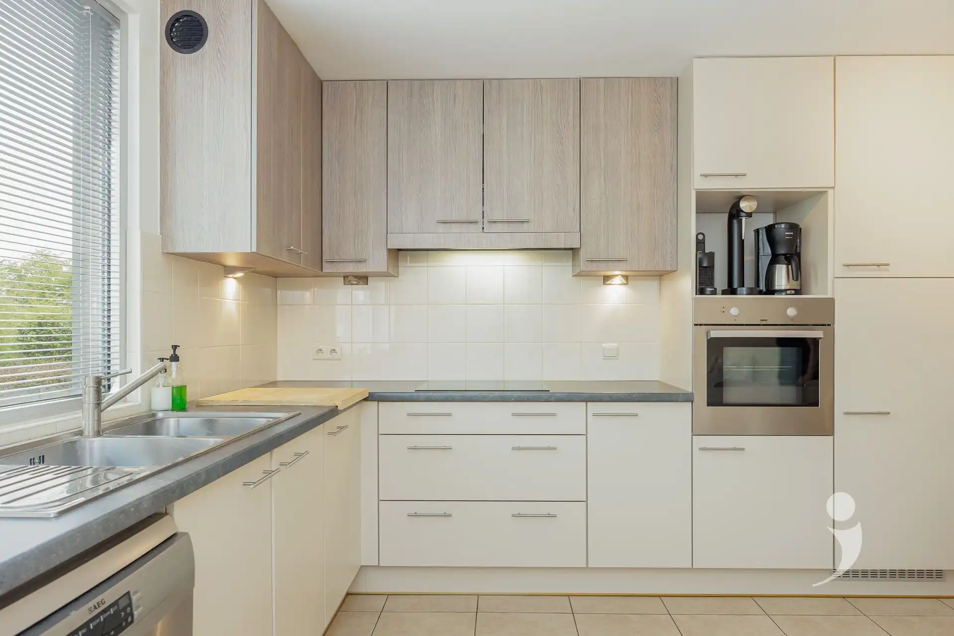 Ruim appartement met groot terras en 2 slaapkamers foto 5