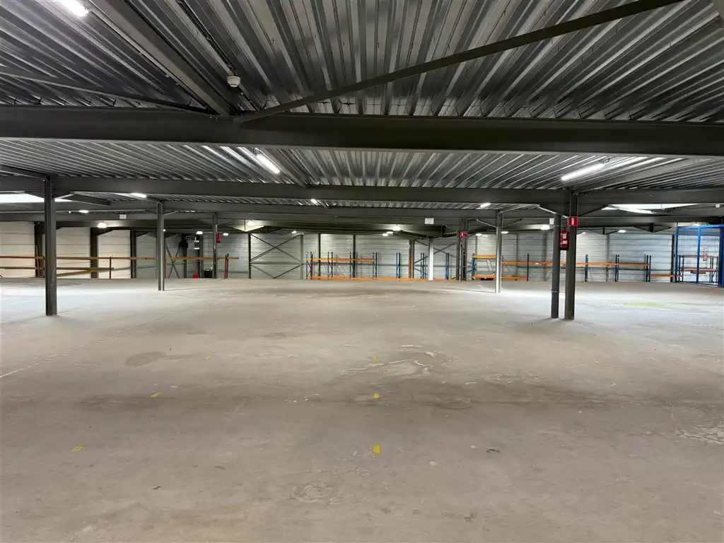 Polyvalent bedrijfsgebouw foto 6