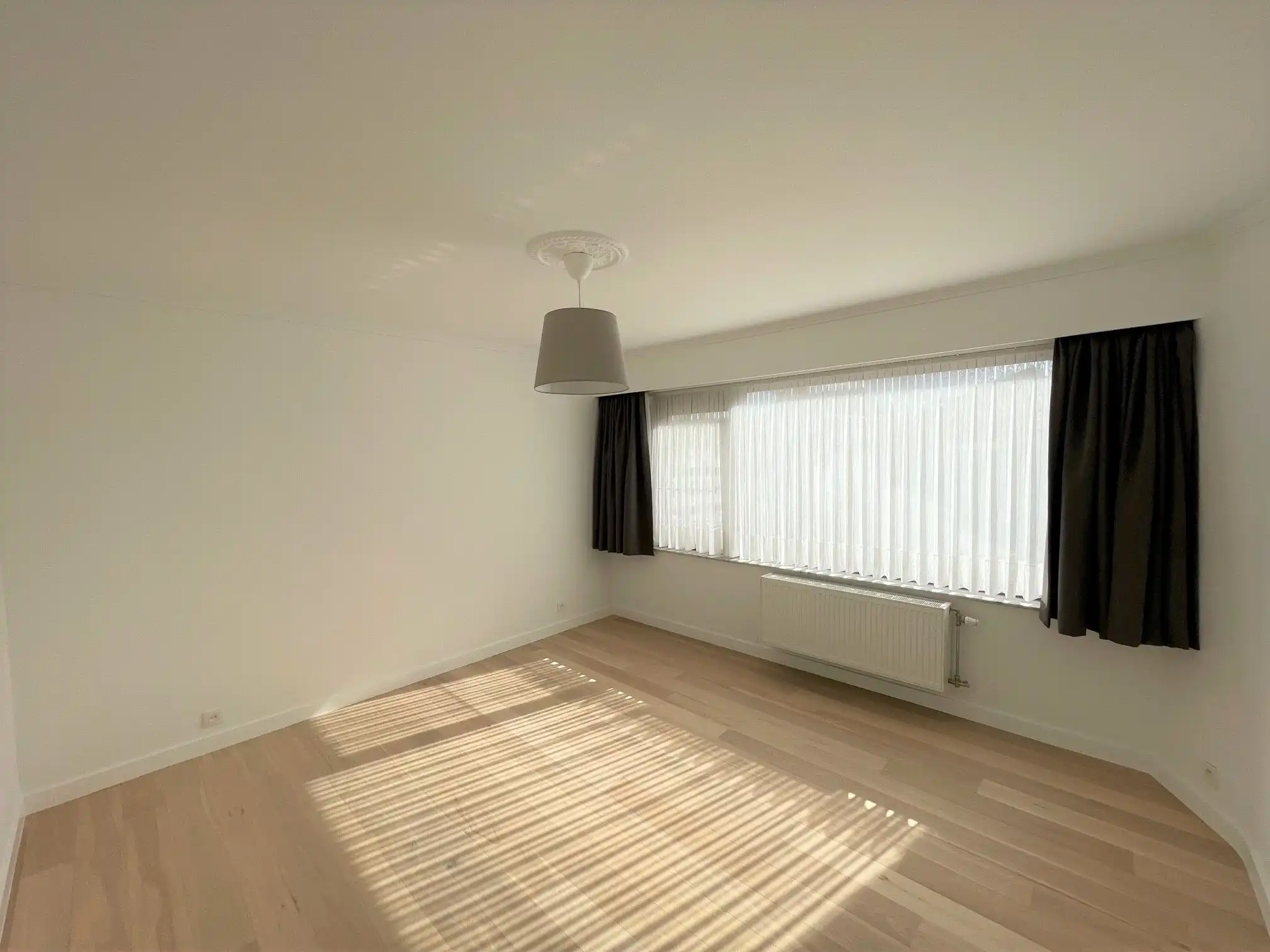 Modern gelijkvloersappartement met garage, in hartje Kapellen. foto 6