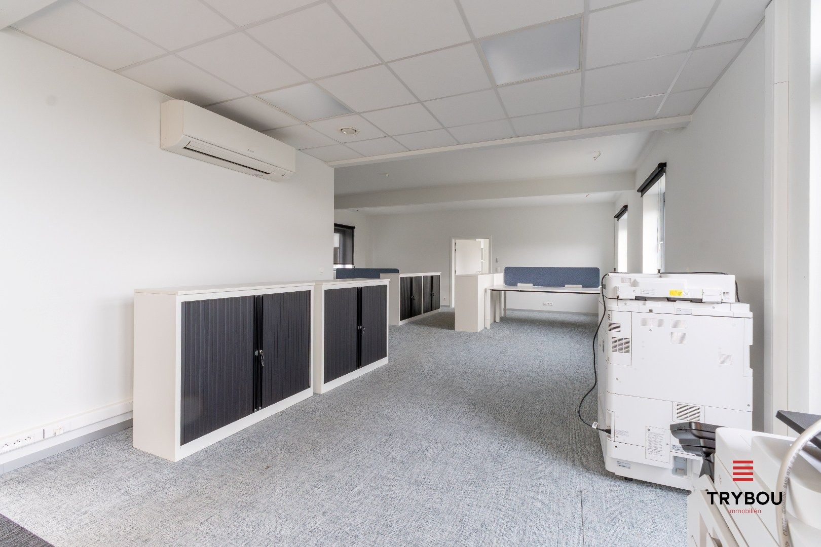 Groot kantoorgebouw op toplocatie te Ieper foto 10