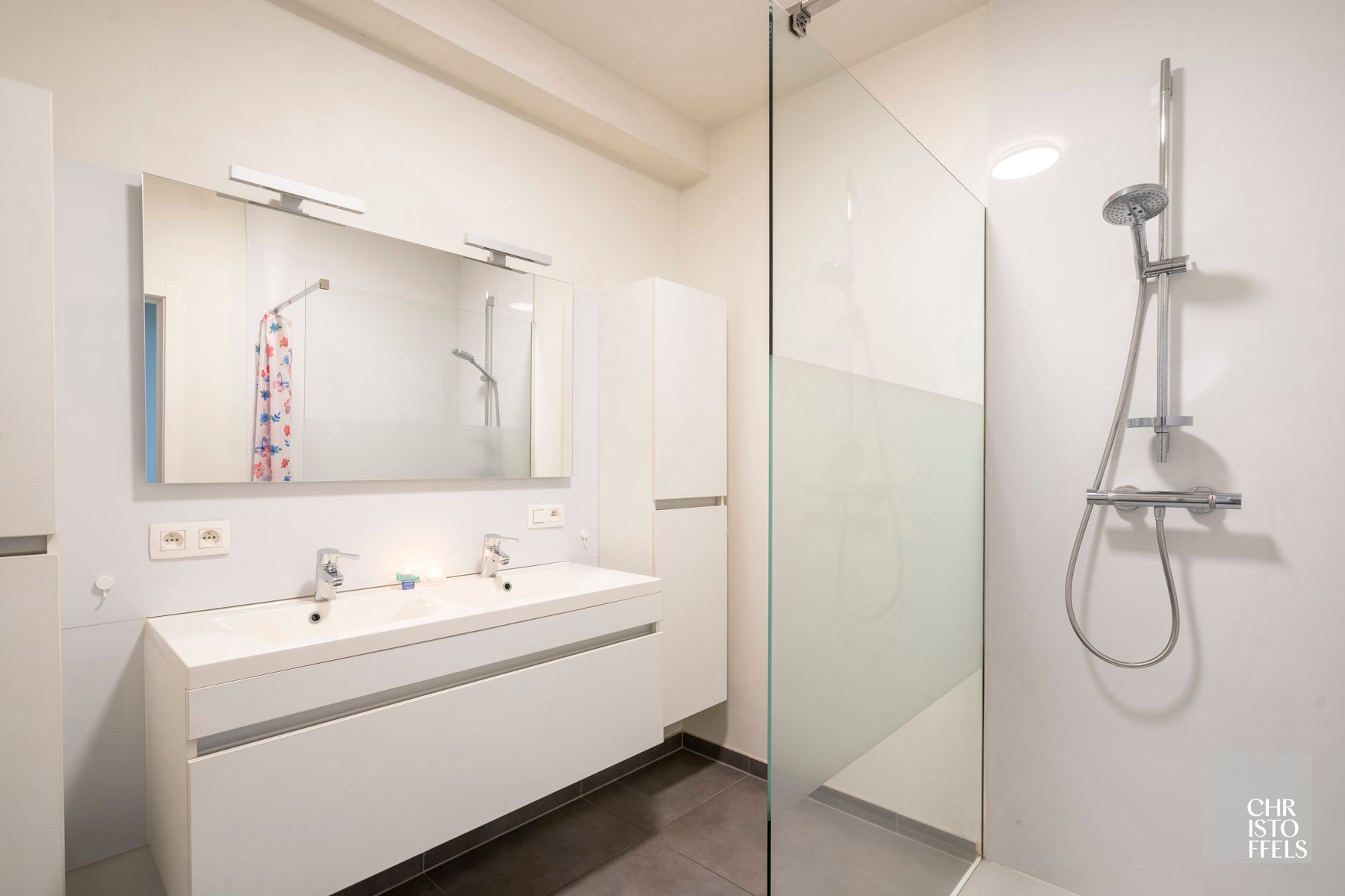 Modern en energiezuinig twee-slaapkamerappartement gelegen op enkele minuten van Bilzen-centrum!  foto 11