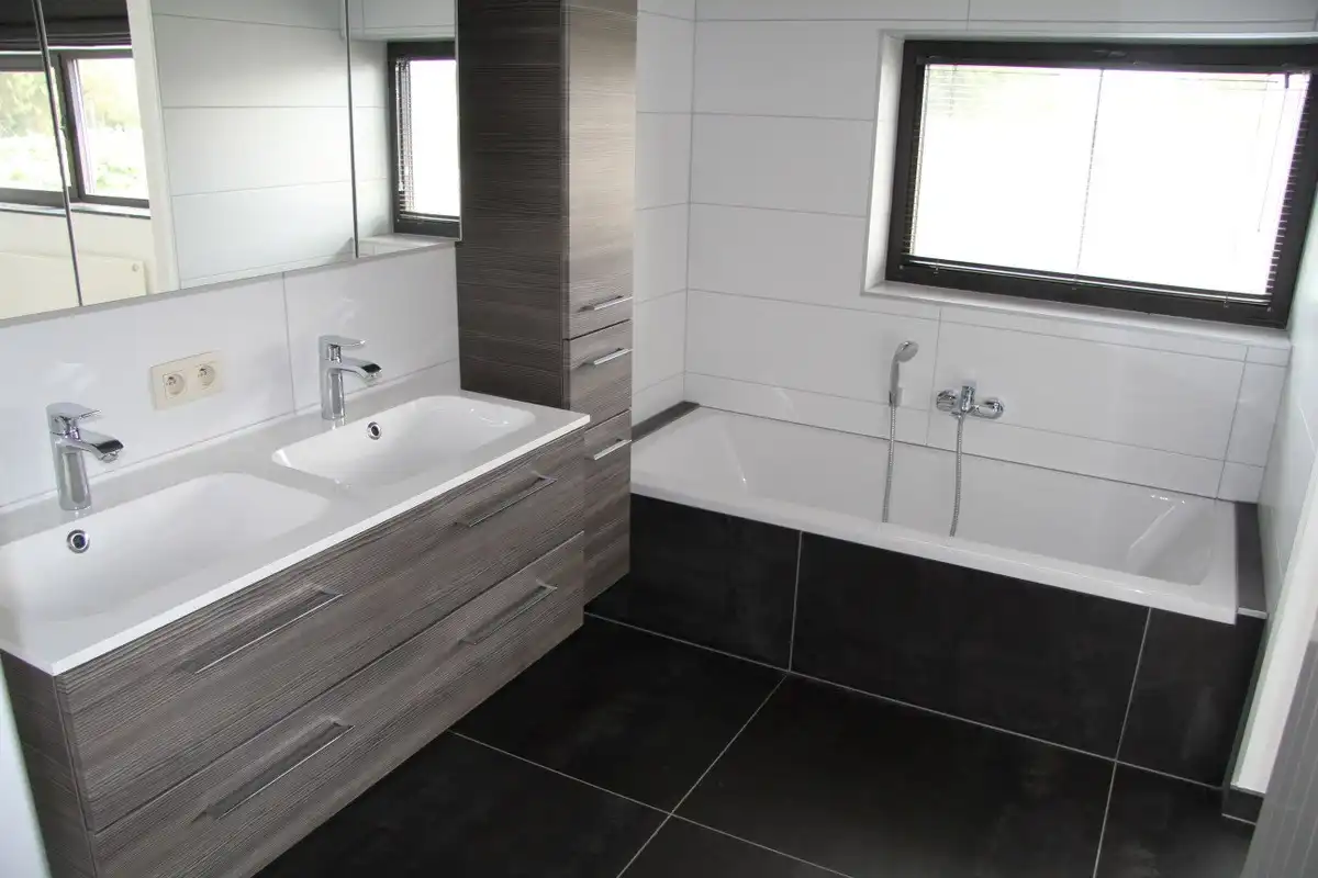 Moderne en ruime woning met 3 slk, terras en tuin  foto 17