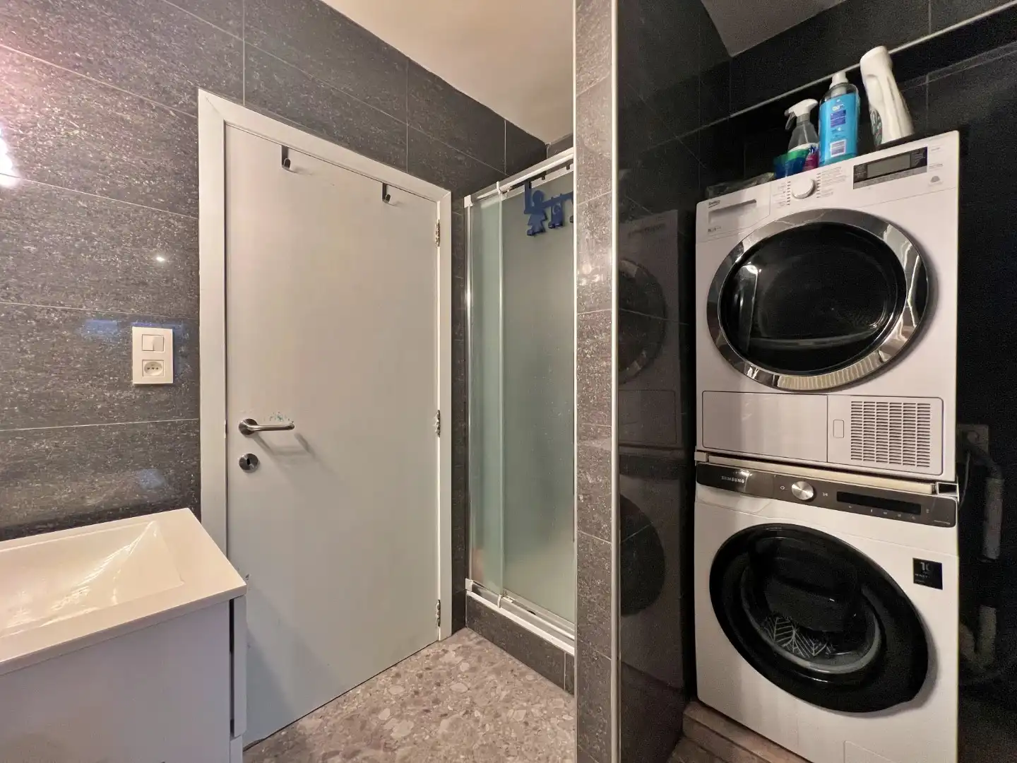 🏡 Halfopen woning met 3 slaapkamers en garage te huur in Mariakerke (Gent) foto 11