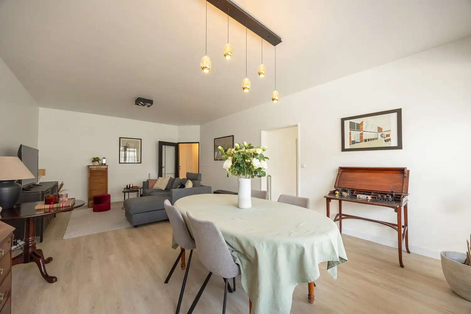 Recent gerenoveerd 2-slaapkamer appartement foto 5