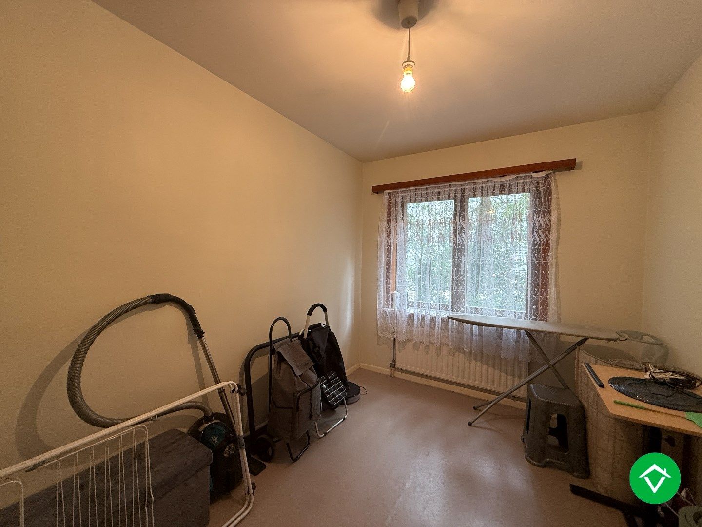 Drie-slaapkamerappartement met terras in rustige residentie centrum Roeselare foto 11