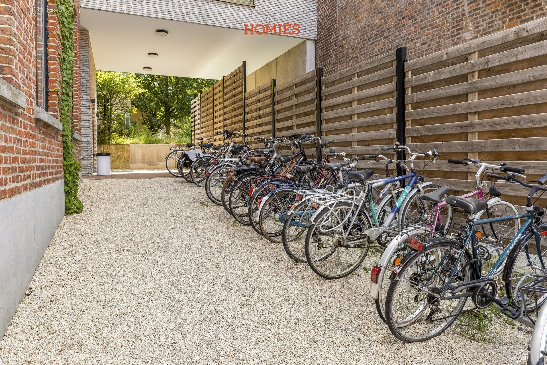Bemeubelde flats met alle comfort foto 16
