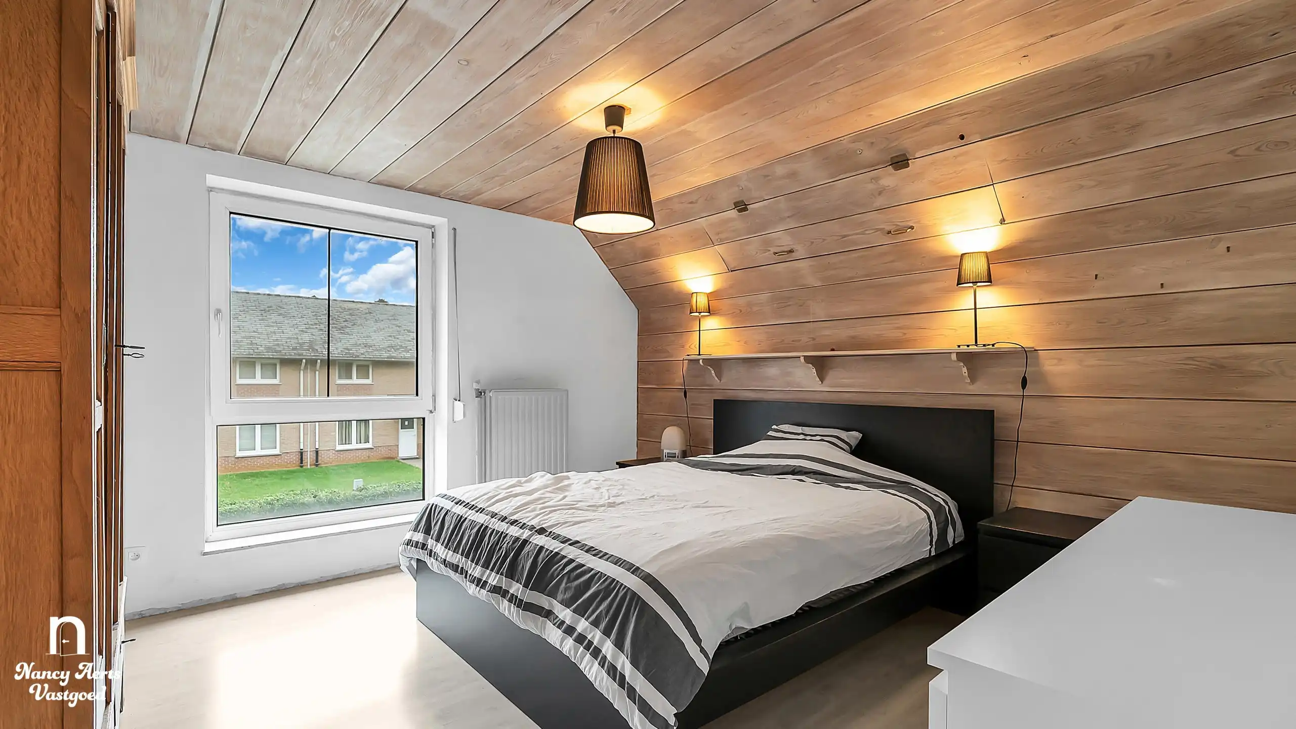 Halfopen gezinswoning met 3 slaapkamers en zonnige tuin foto 14