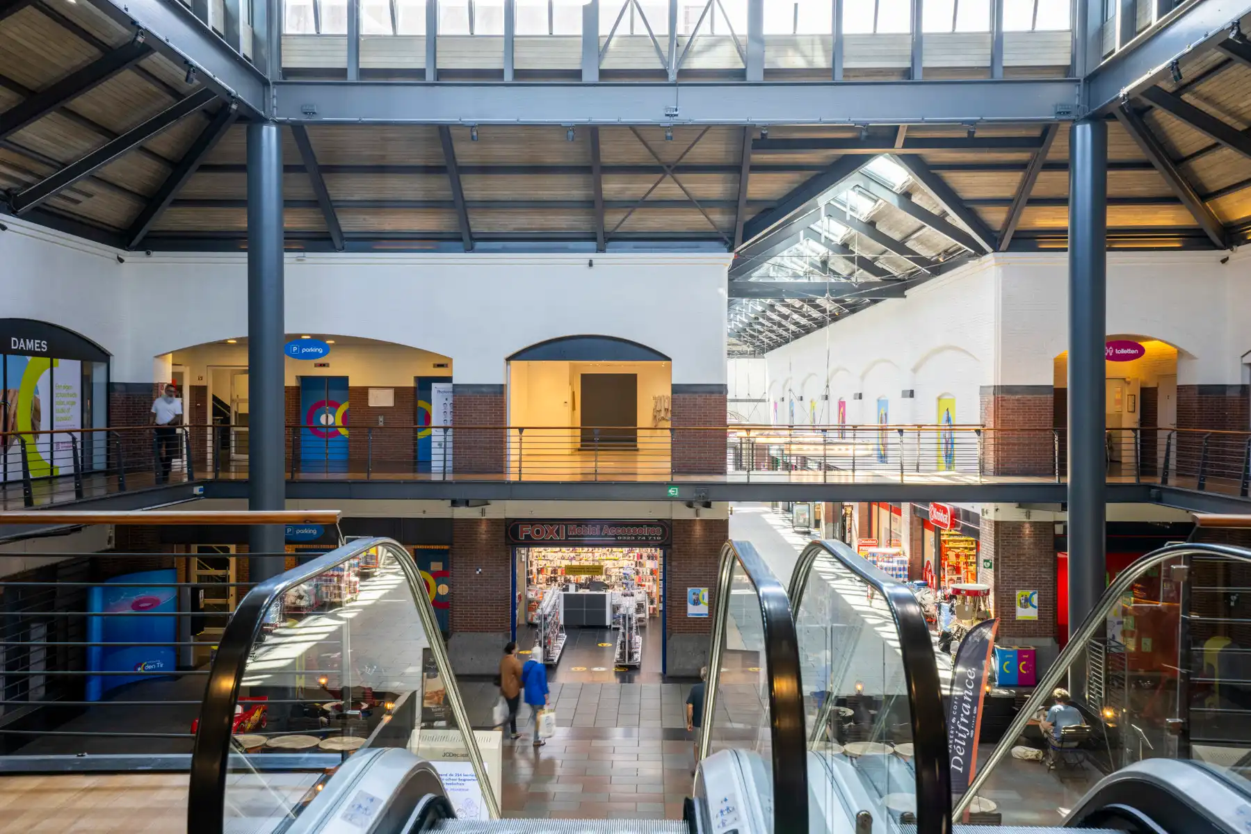 Commerciële toplocatie in Shopping Den Tir foto 3