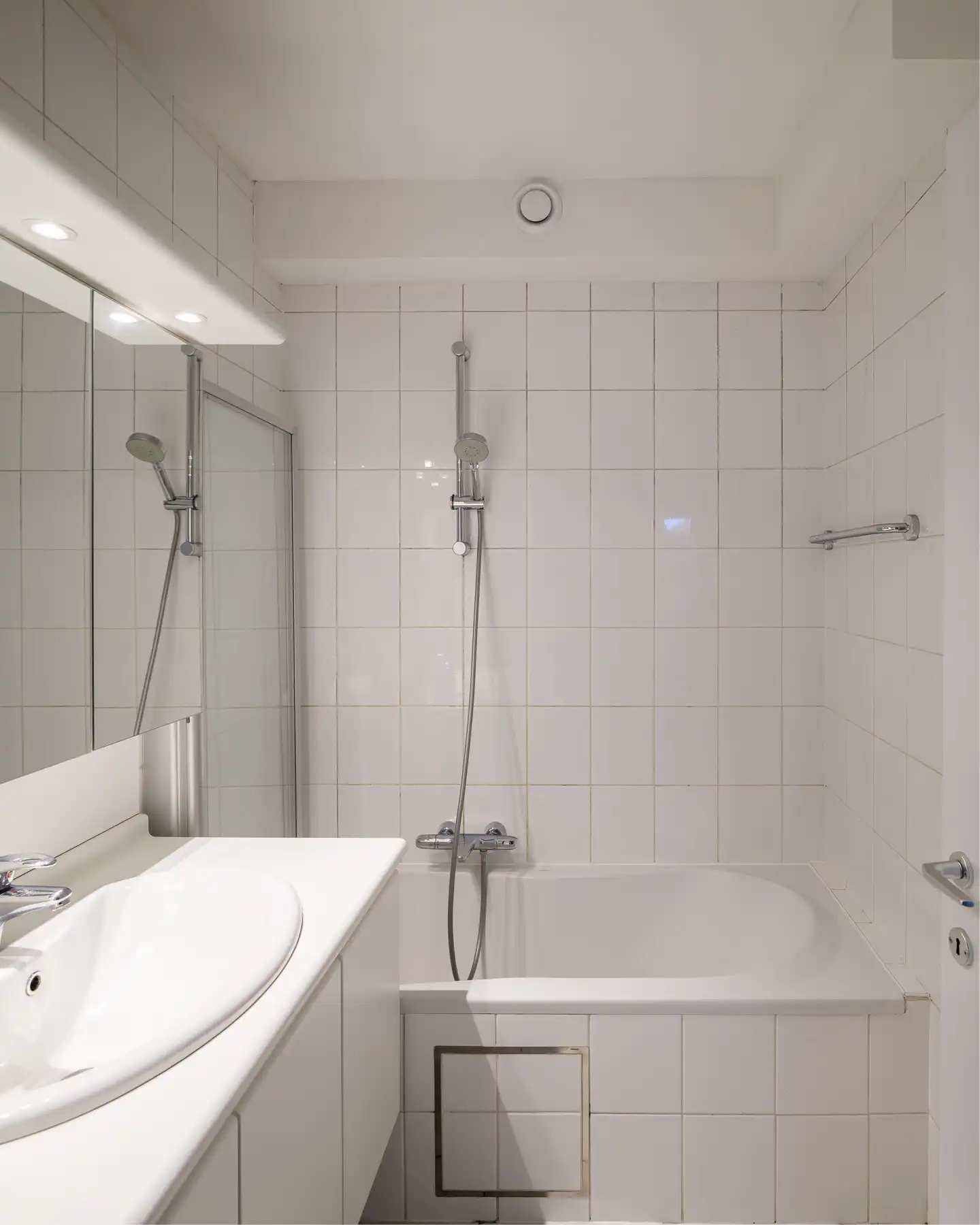 Lichtrijk appartement met privétuin foto 13