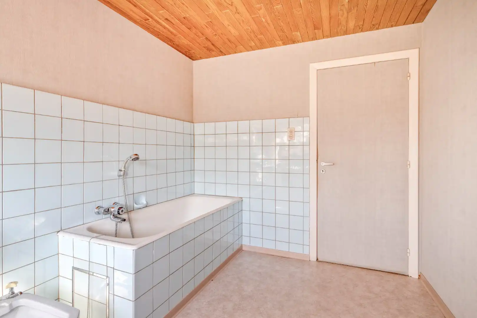 Op te frissen woning met 4 slpks, op een zonnig perceel van 1.506 m² in Mol-Achterbos !  foto 19