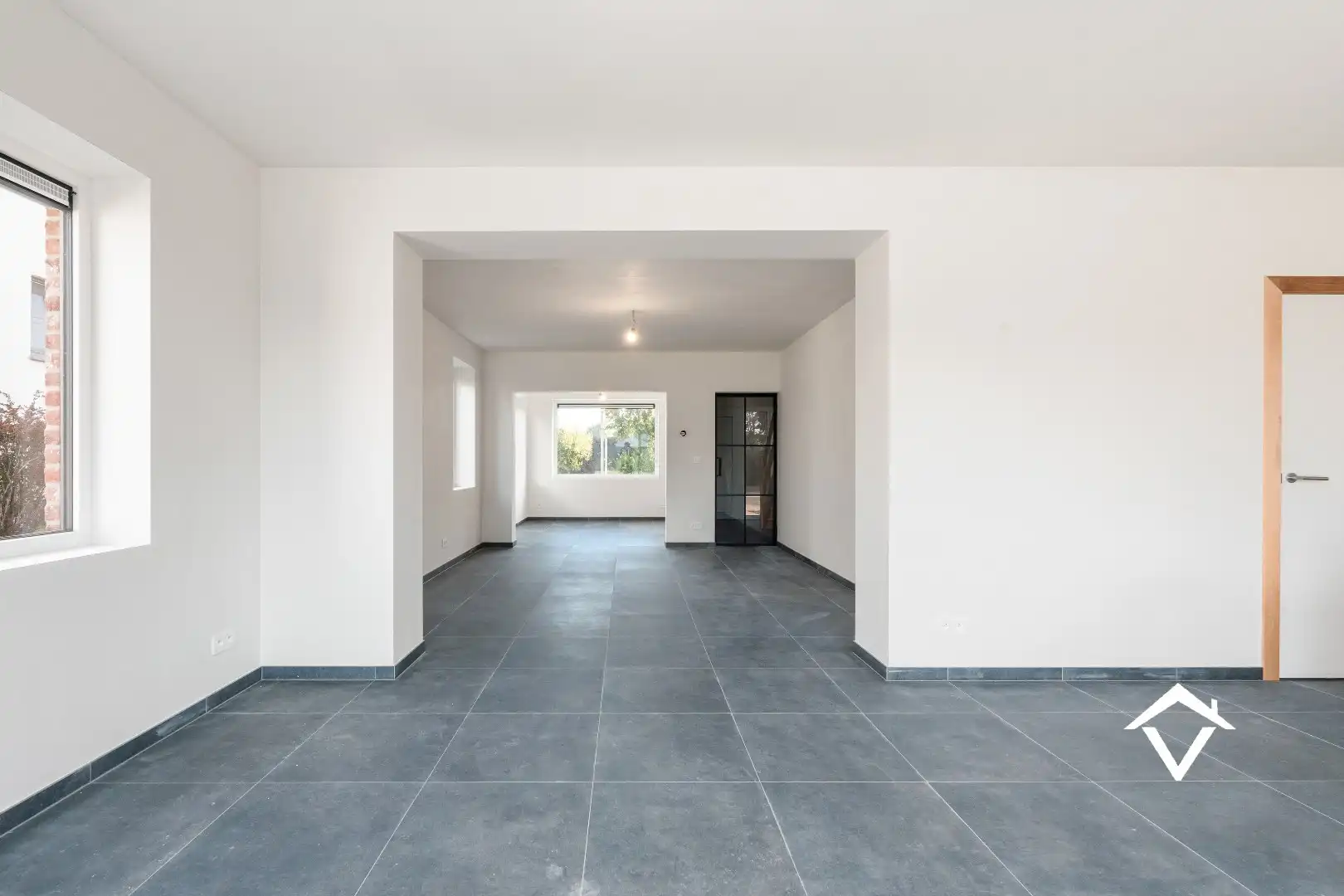 Ruime, energiezuinige gezinswoning met 6 slaapkamers, carport en zuidgerichte tuin foto 8
