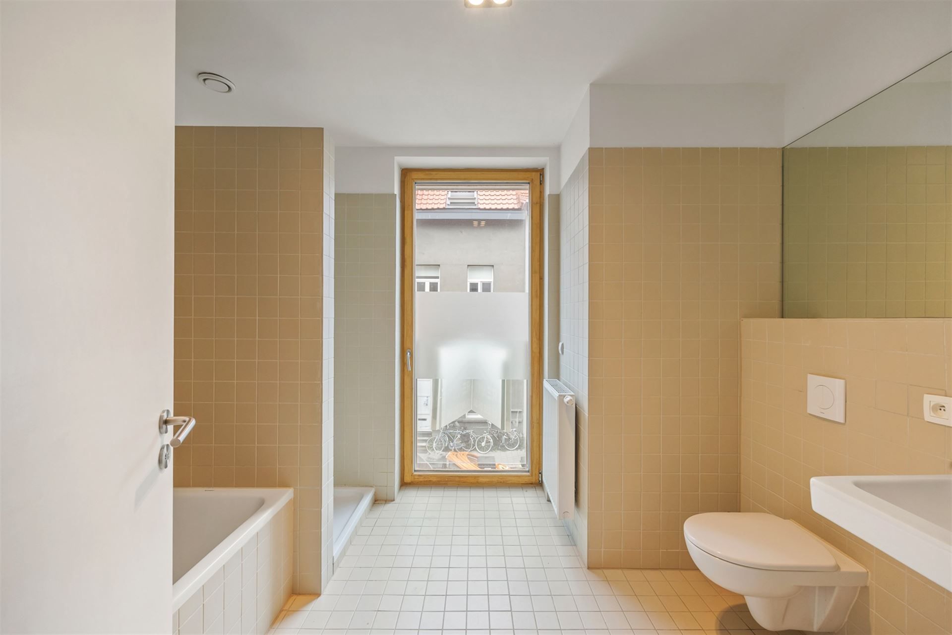 Lichtrijke en Energiezuinige Gezinswoning met Dakterras foto 7