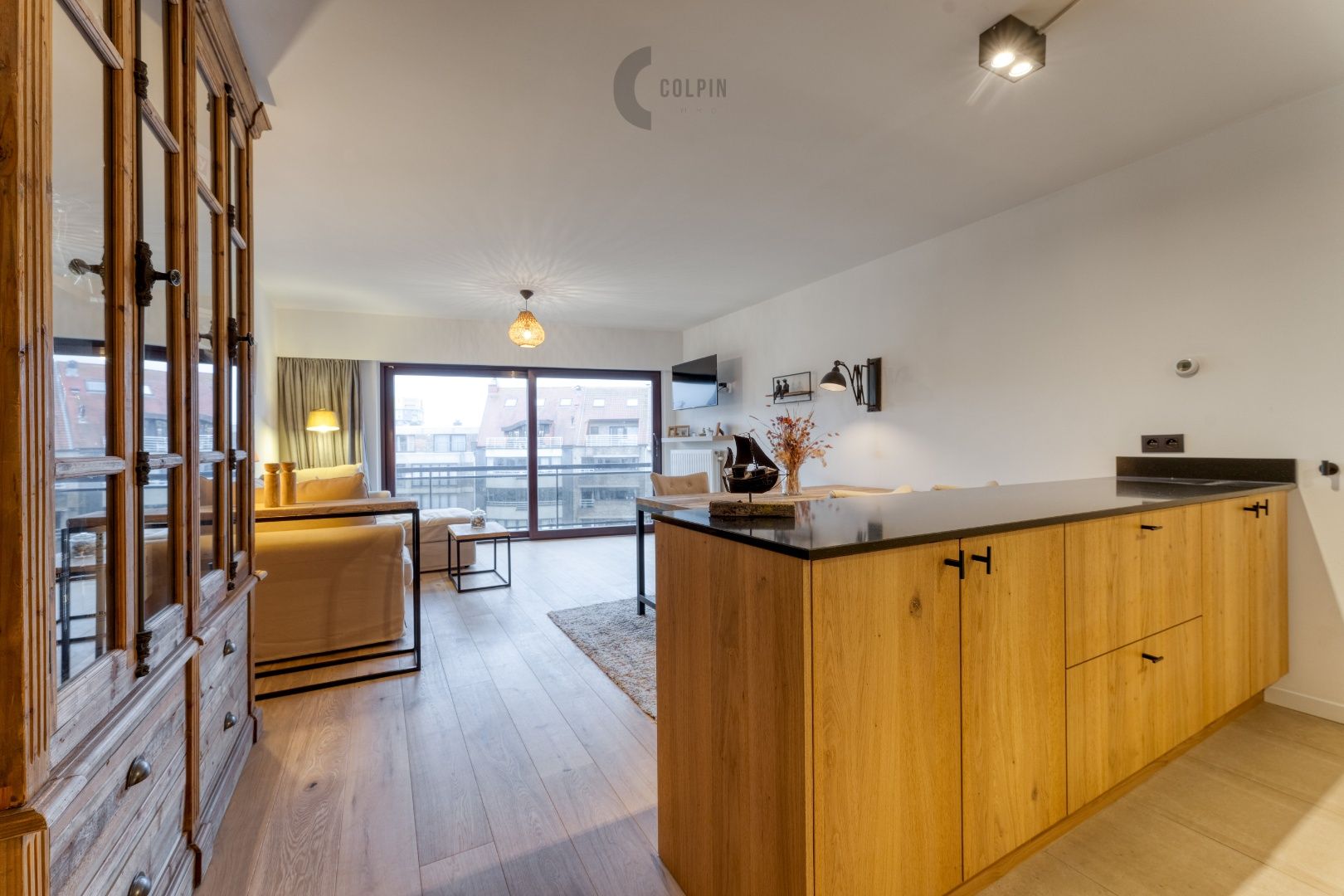 Instapklaar appartement met zonnig terras vlakbij de Zeedijk te Knokke-Heist! foto 4