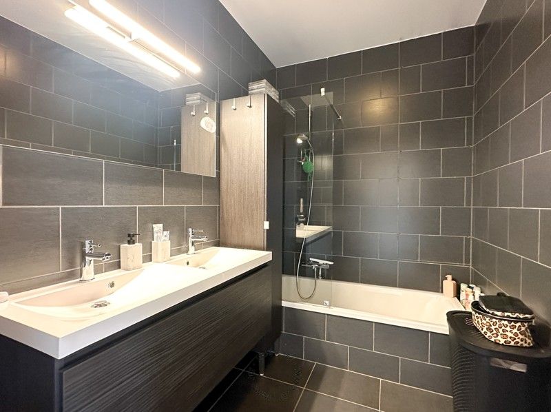 Recent appartement met 1 slaapkamer dichtbij het centrum van Beveren foto 15