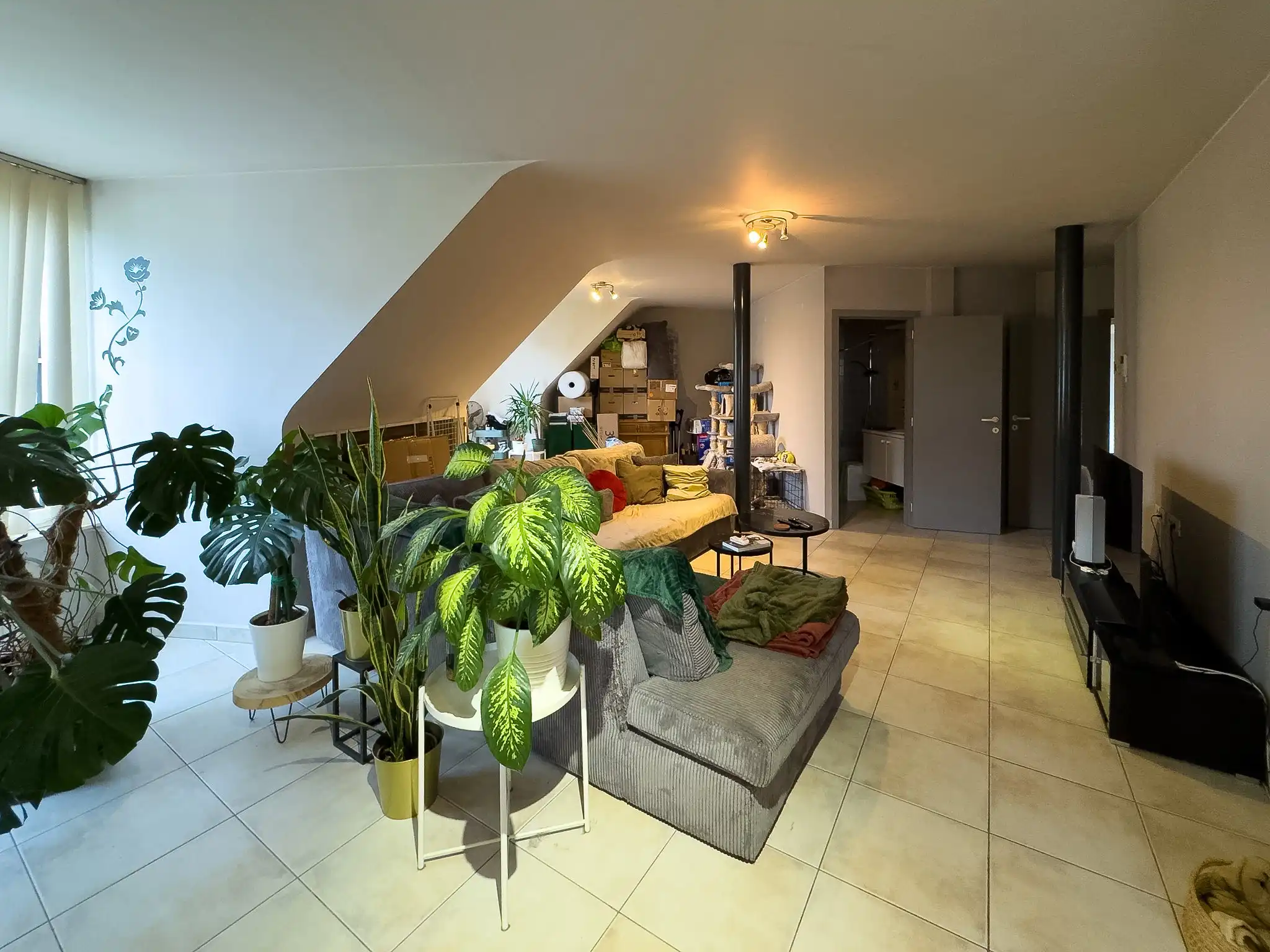 Lichtrijk en energiezuinig appartement te huur foto 3