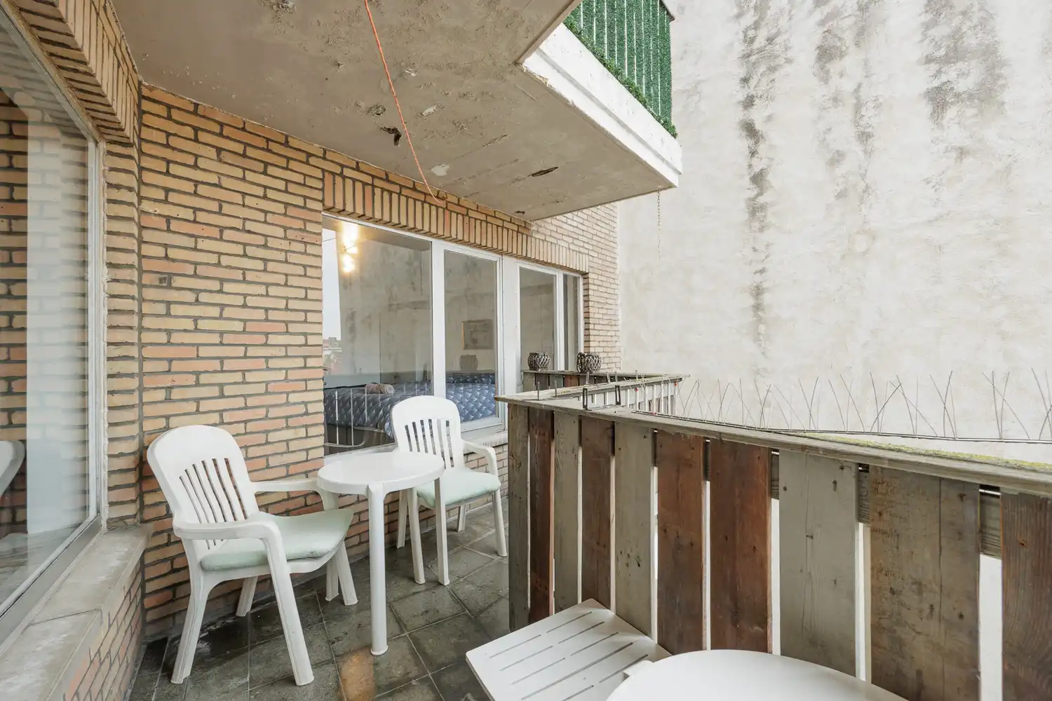 Ruim en lichtrijk 2-slpk appartement met terras en kelderberging in Borgerhout foto 21