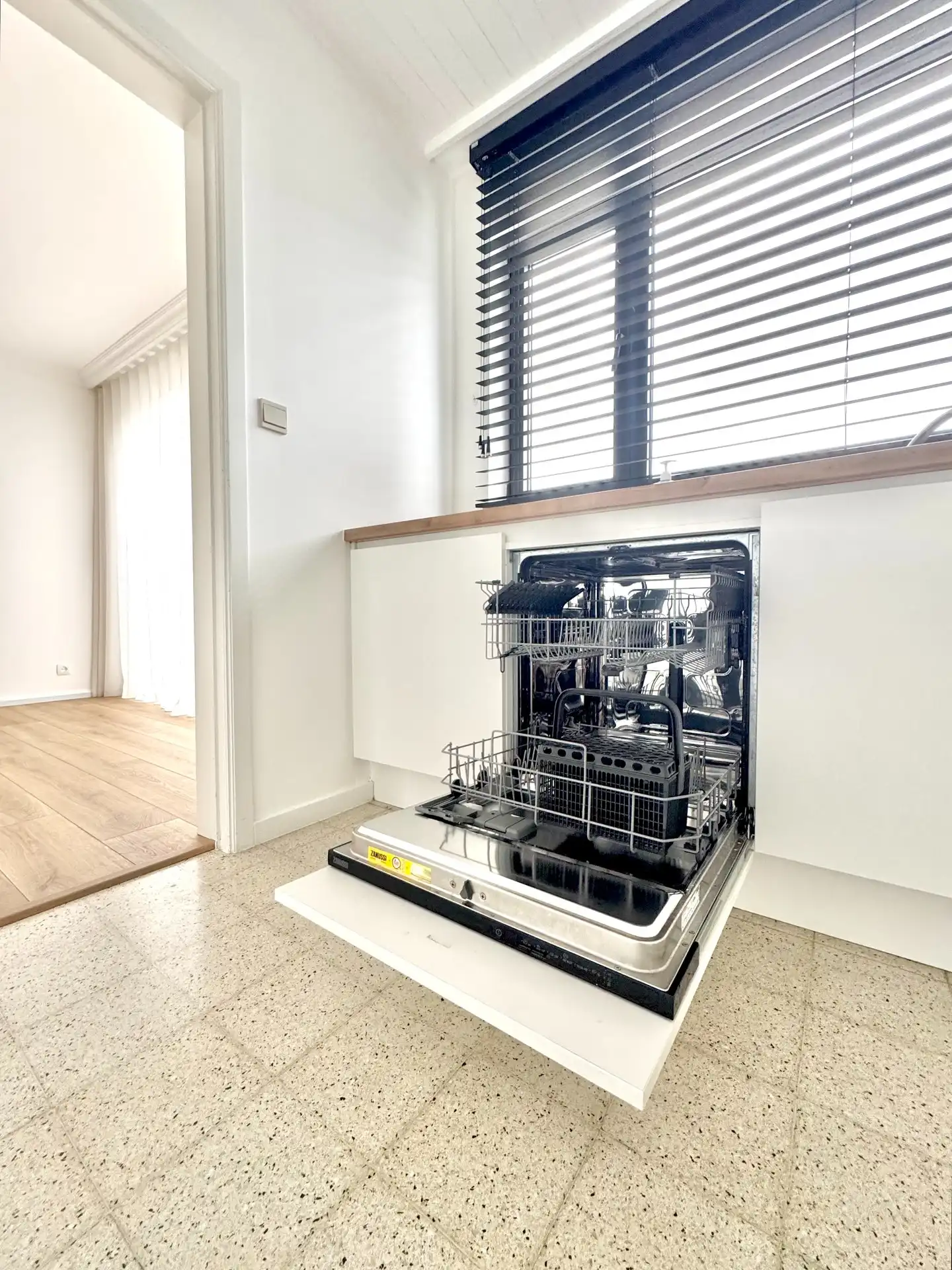 GERENOVEERDE WONING | 2 KAMERS | DRESSING |TUIN |GARAGE foto 14
