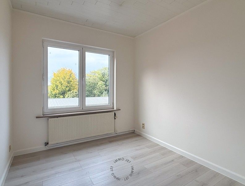 Ruim duplex appartement met 2 slaapkamers nabij centrum Beveren foto 15