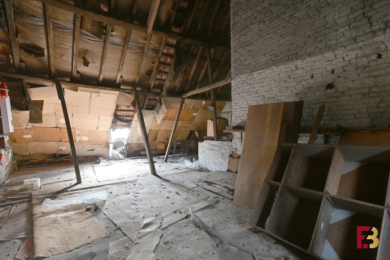 veelzijdige woning in het populaire Ekkergem foto 12