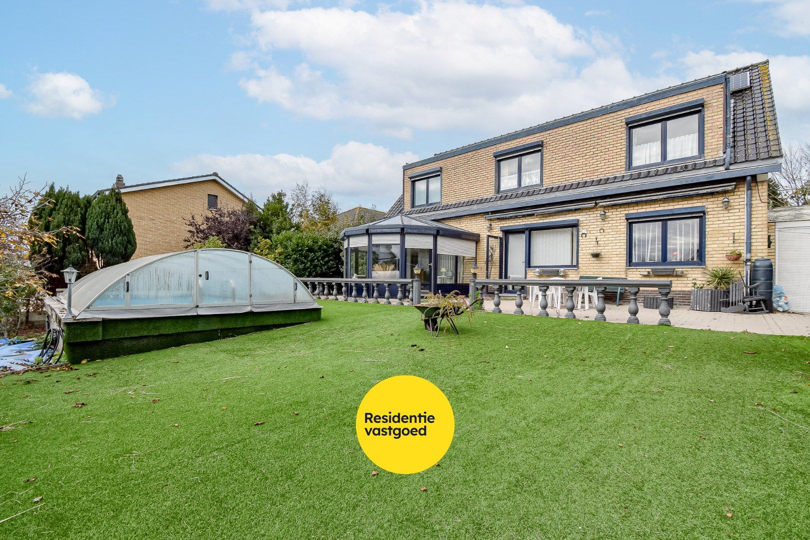 Ruim te renoveren villa op rustige ligging foto 3
