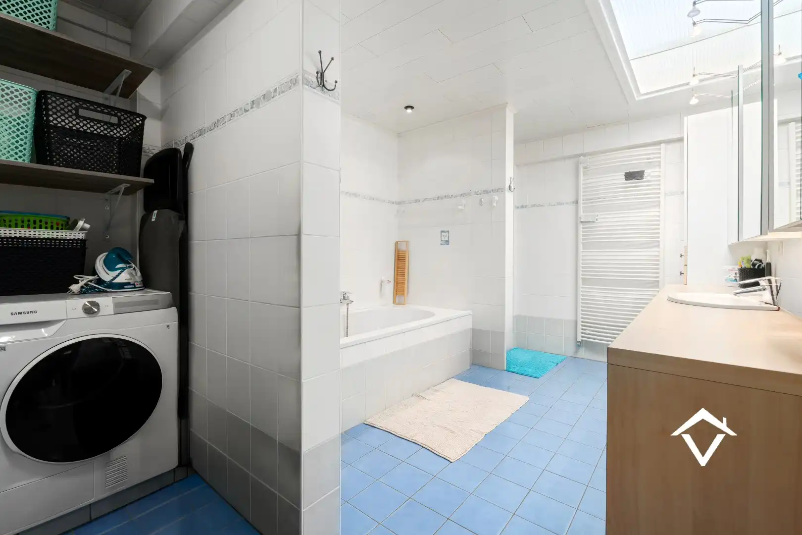 Zeer grote woning te koop in het centrum van Eernegem foto 10