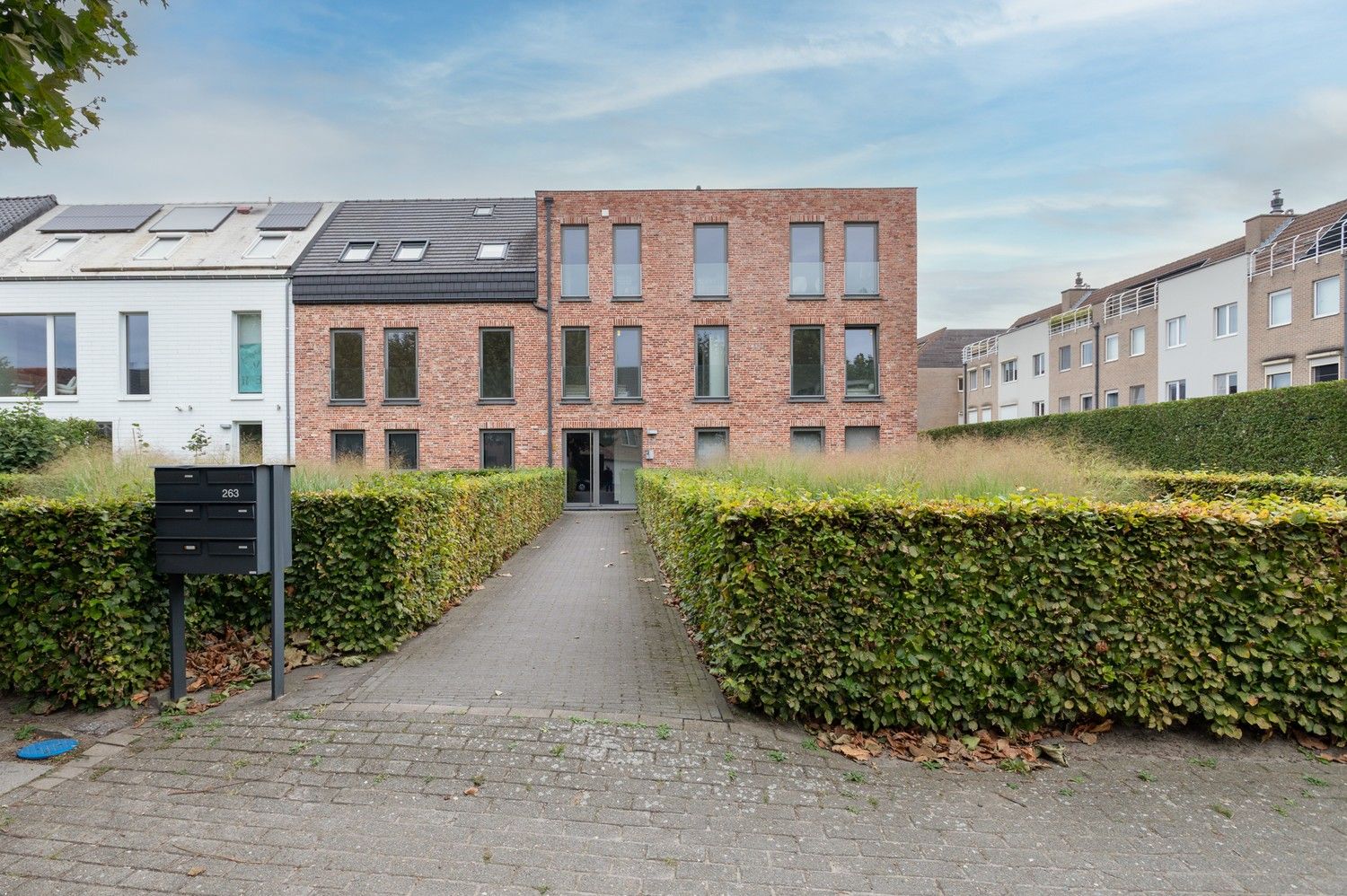 Instapklaar, luxueus appartement met 3 slaapkamers, zonnig terras & overdekte parkeerplaats in Kontich foto 16