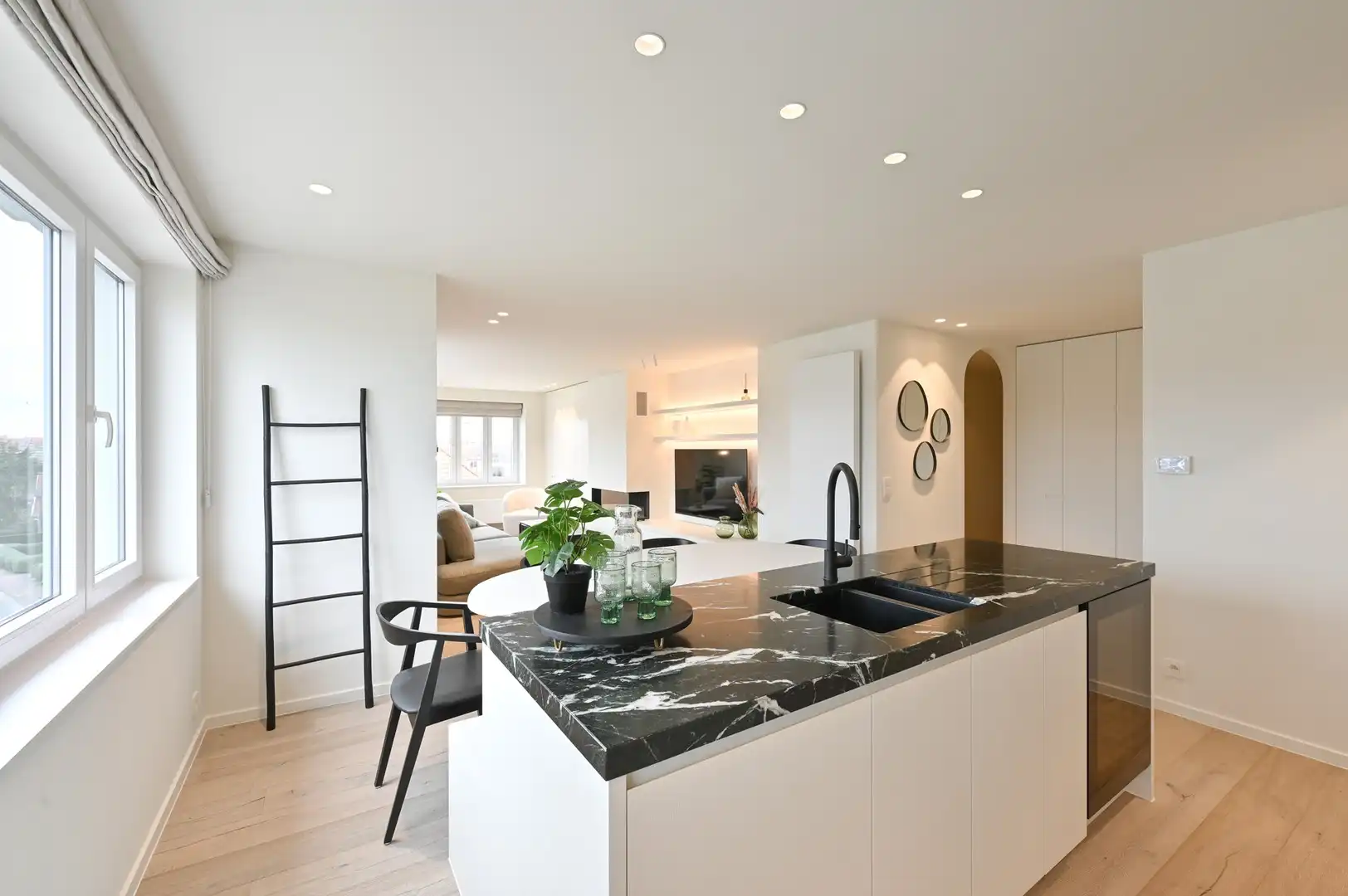 Gerenoveerd hoekappartement, heel rustig gelegen te Knokke,  genietend van een uitgestrekt zicht op het Zegemeer. foto 10