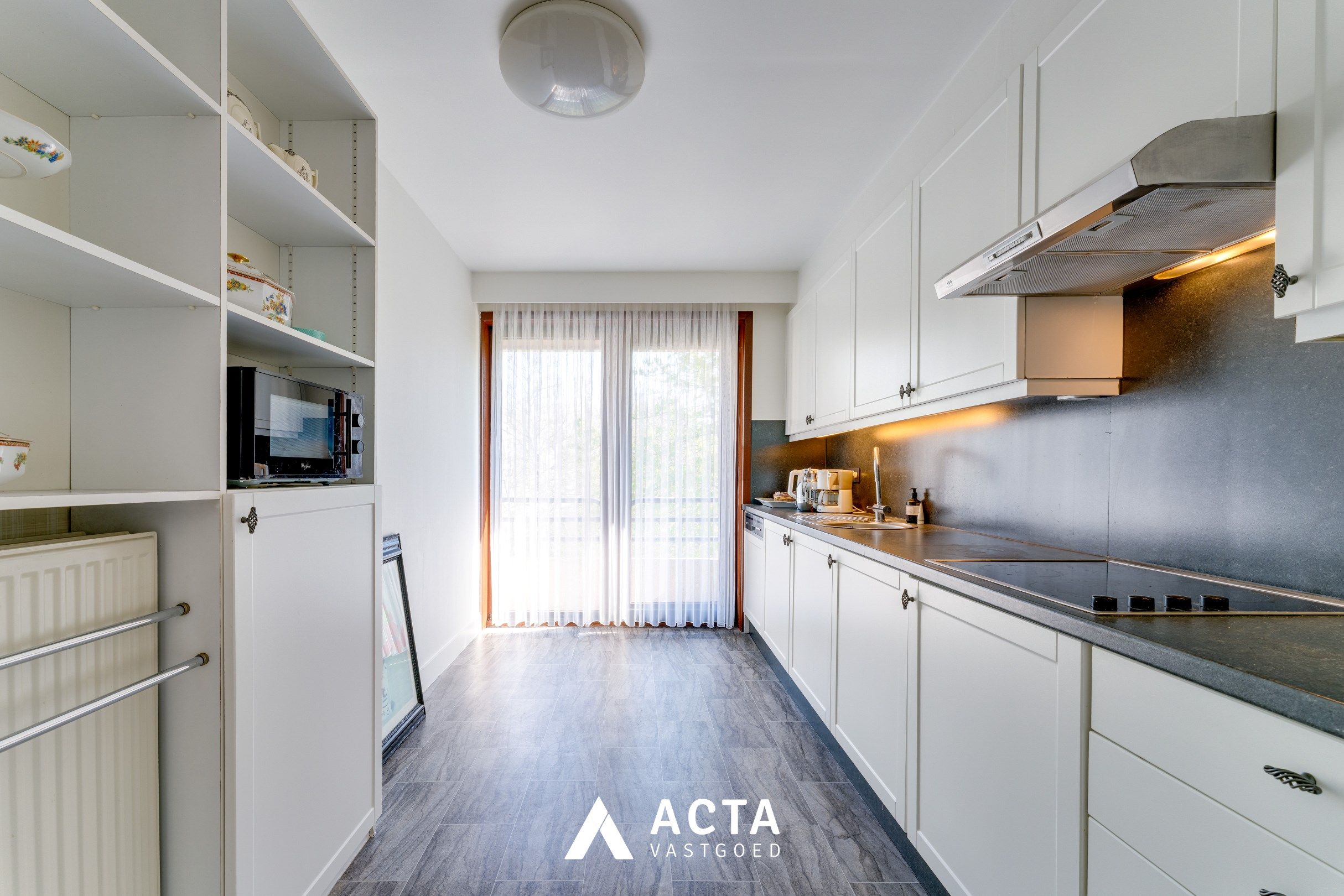 Ruim leefappartement aan het Leopoldpark in Oostende foto 7