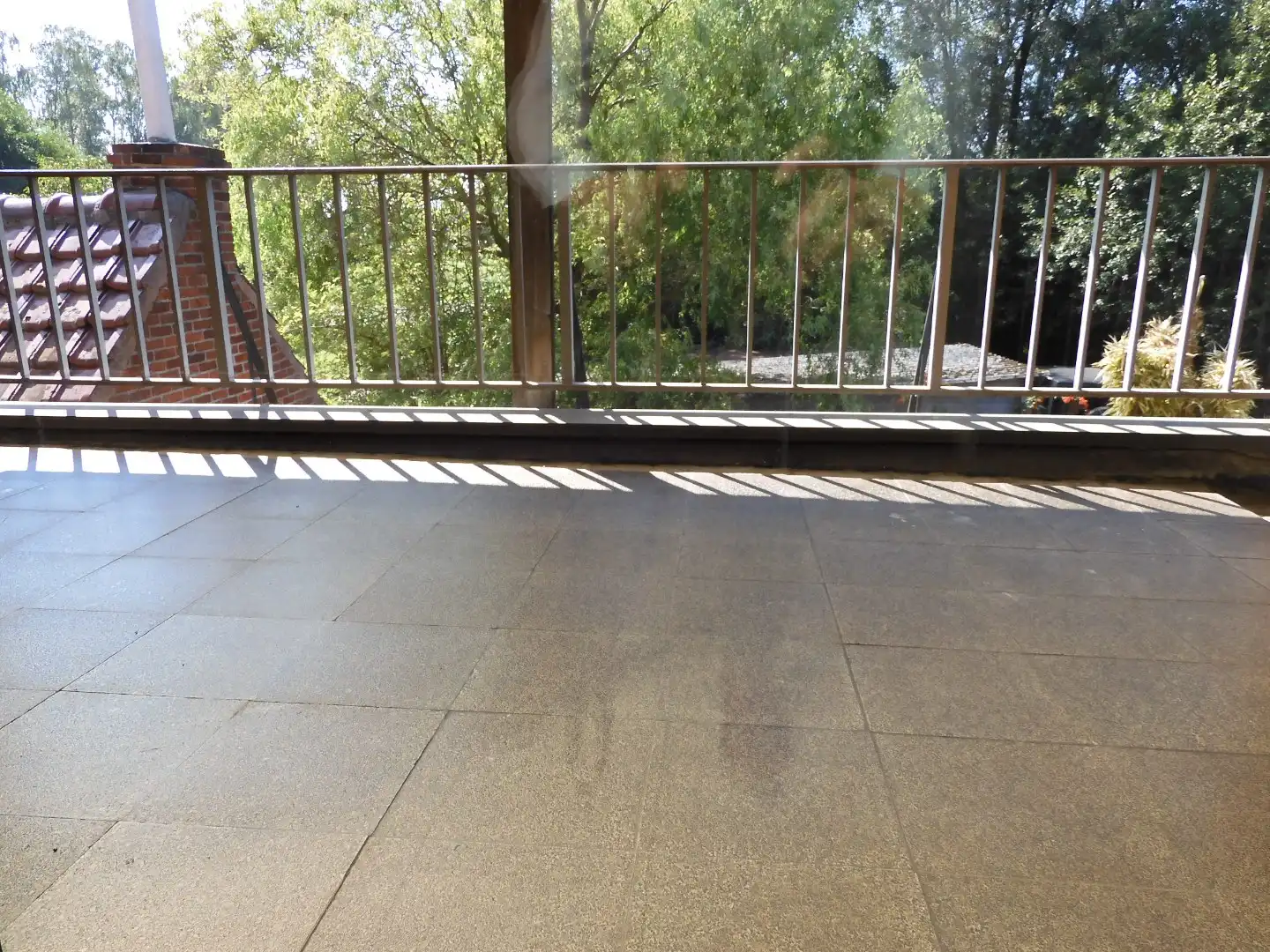 Aangenaam éénslaapkamerappartement met terras en privatieve garagebox foto 10