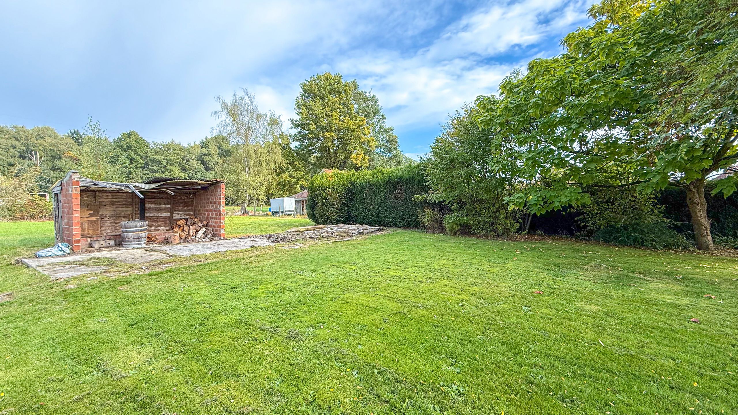 Karaktervolle open instapklare bebouwing met zeer ruime tuin! foto 45