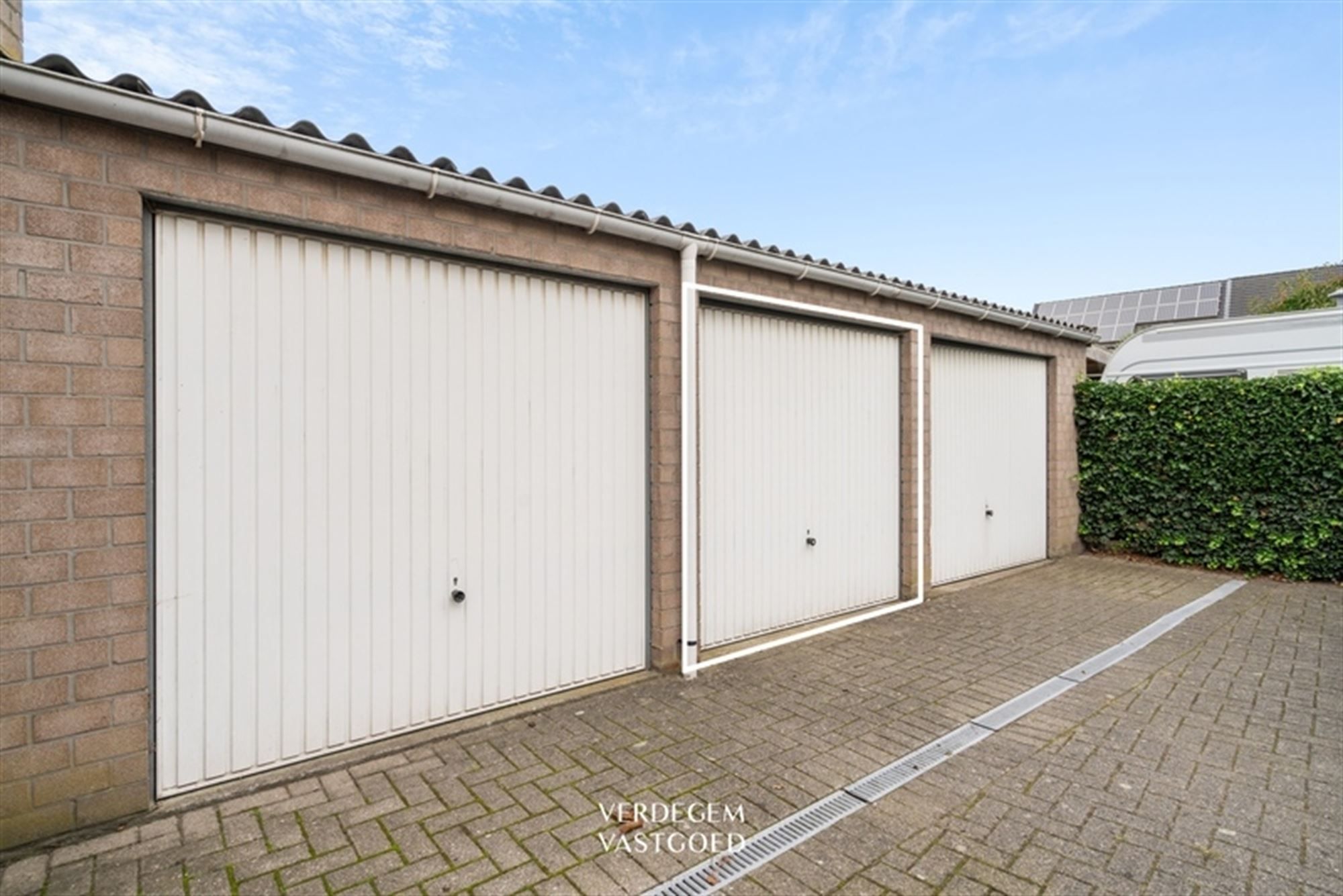 Instapklaar en energiezuinig appartement met 2 slaapkamers, groot terras en garage foto 16