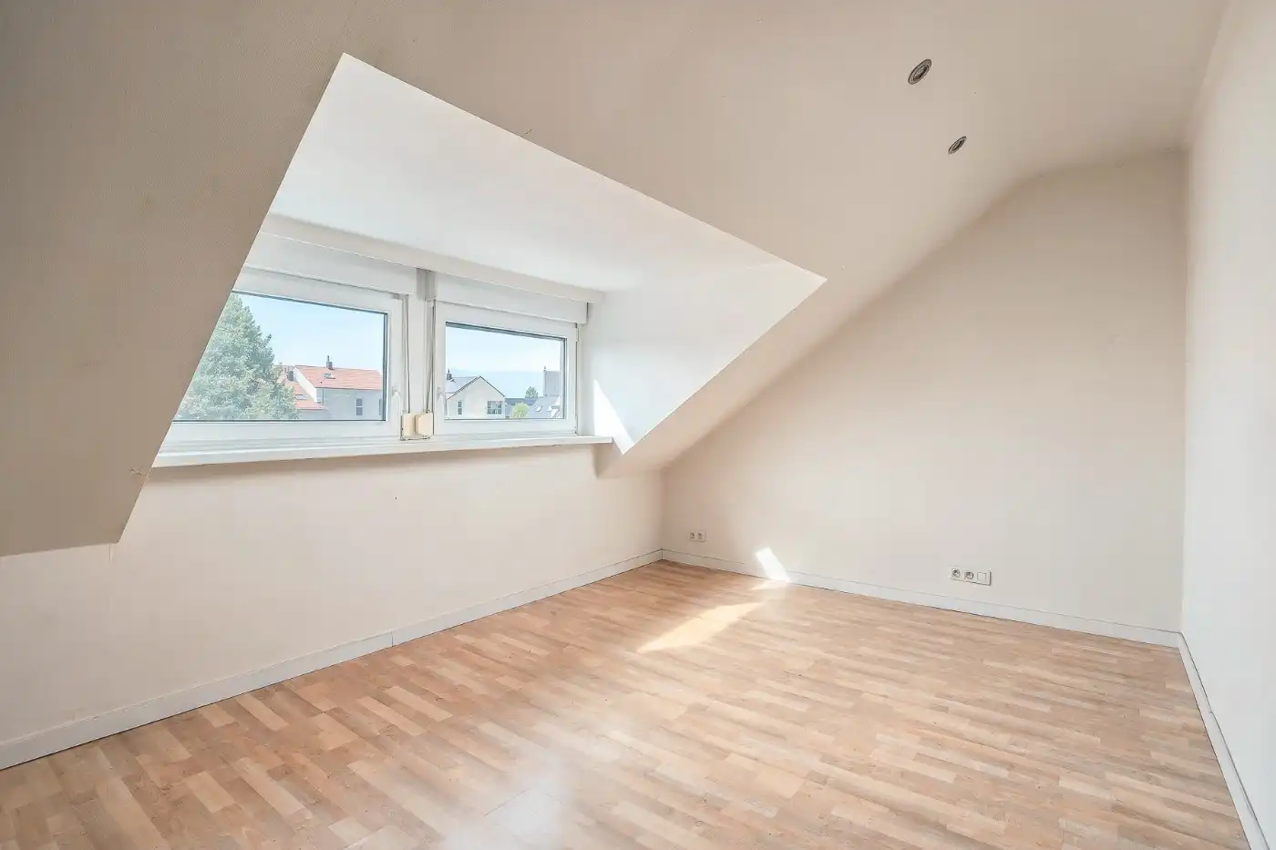 OPEN HUIZENDAG ZATERDAG 10/10 VAN 11u30 TOT 13u00 - Instapklaar duplex-app. met 2 slpk. en groot dakterras foto 13