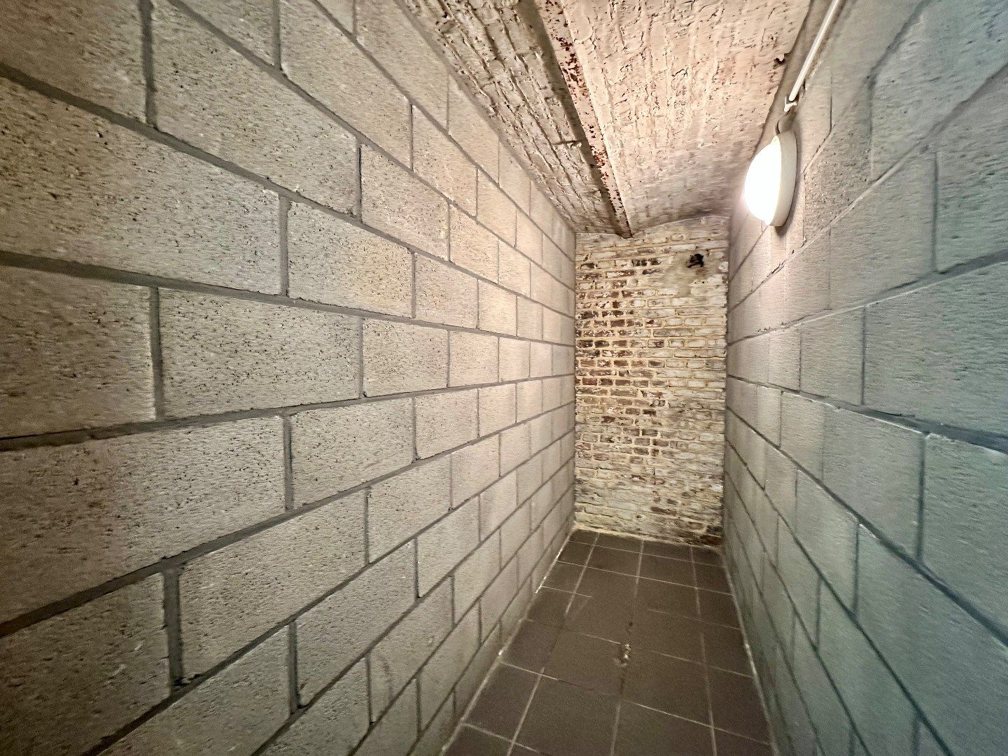 Goed gelegen appartement met 2 slaapkamers, terras en autostaanplaats te Tongeren foto 16