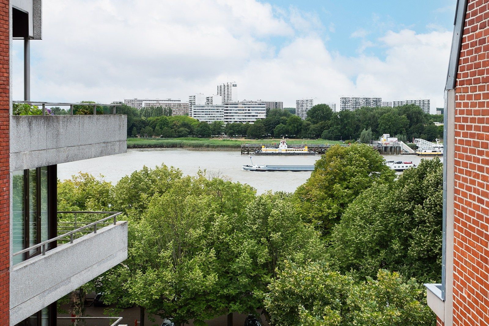 Luxueuze gemeubelde studio aan de Grote Markt foto 17